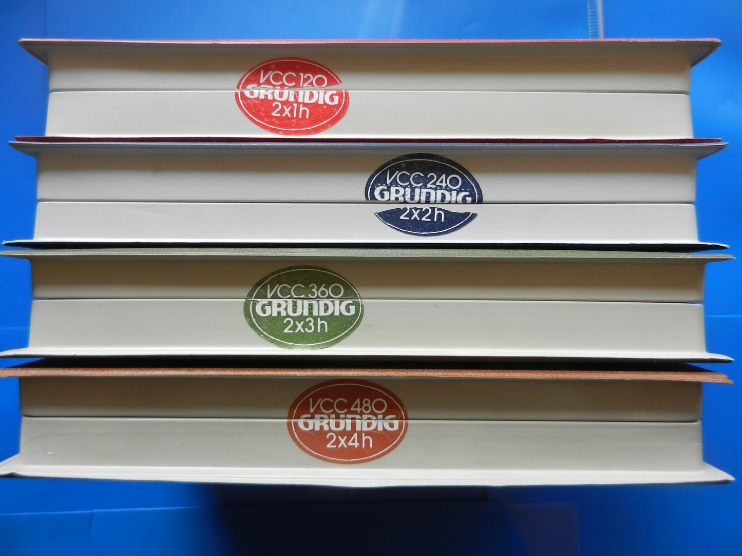 4 Stück Video Cassettenboxen für 2x4 Videocassetten von GRUNDIG für Sammler