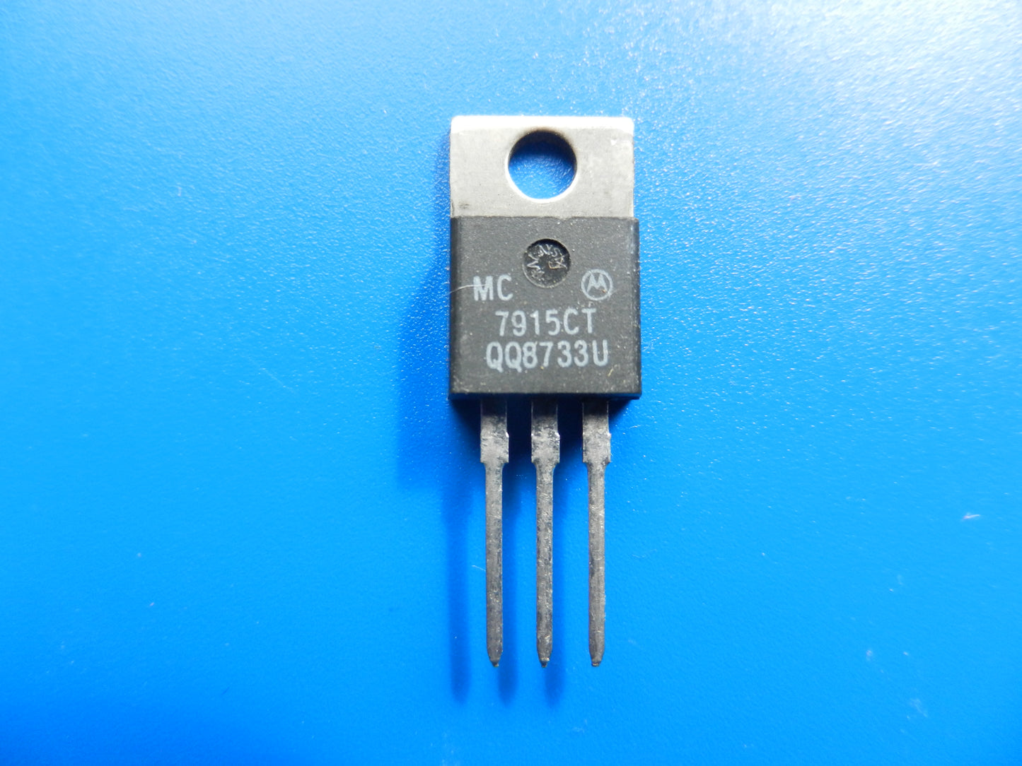 7915 -15V Stabi IC für GRUNDIG z.B. MCF, CF , SCF...