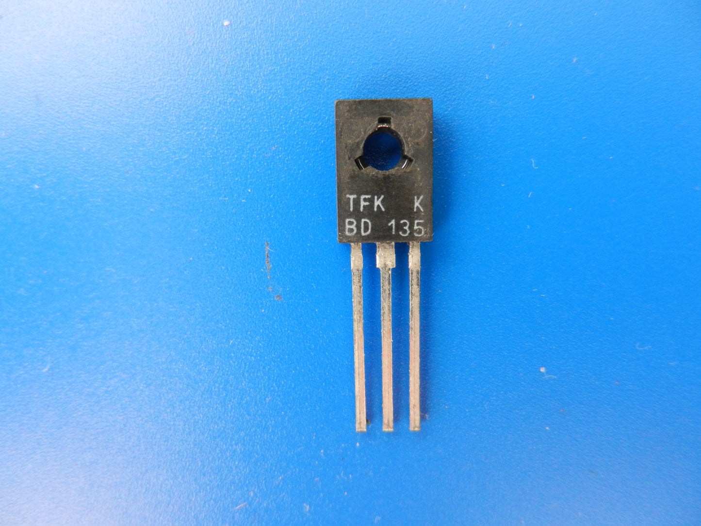 BD135 Transistor für GRUNDIG Hifi Komponenten