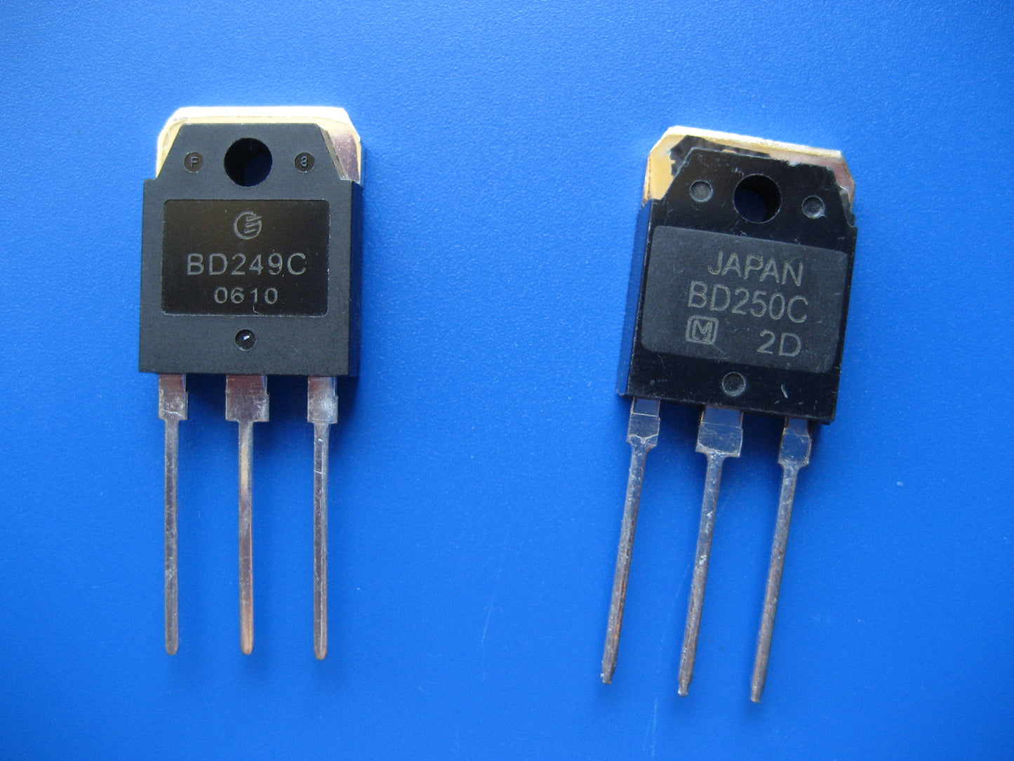 BD745C / BD746C = BD249C / BD250C Endstufen Transistoren für GRUNDIG Hifi Verstärker