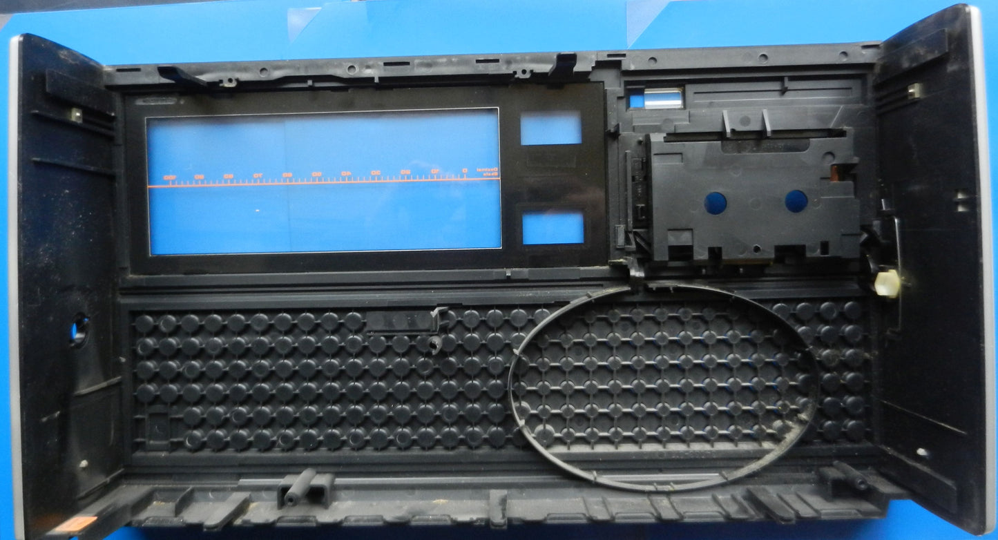 C8000 Gehäuse Vorderteil für Cassetten Radiorecorder von GRUNDIG