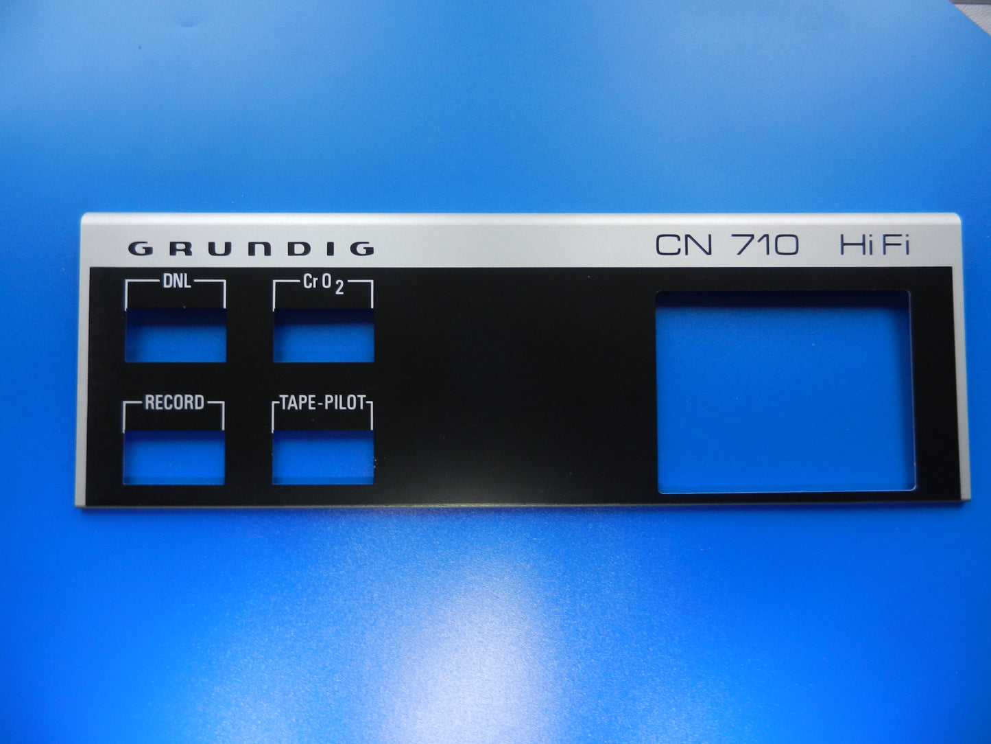 CN710 Alu Blende für Anzeigeinstrumentenanzeige in silber für Hifi Decks von GRUNDIG