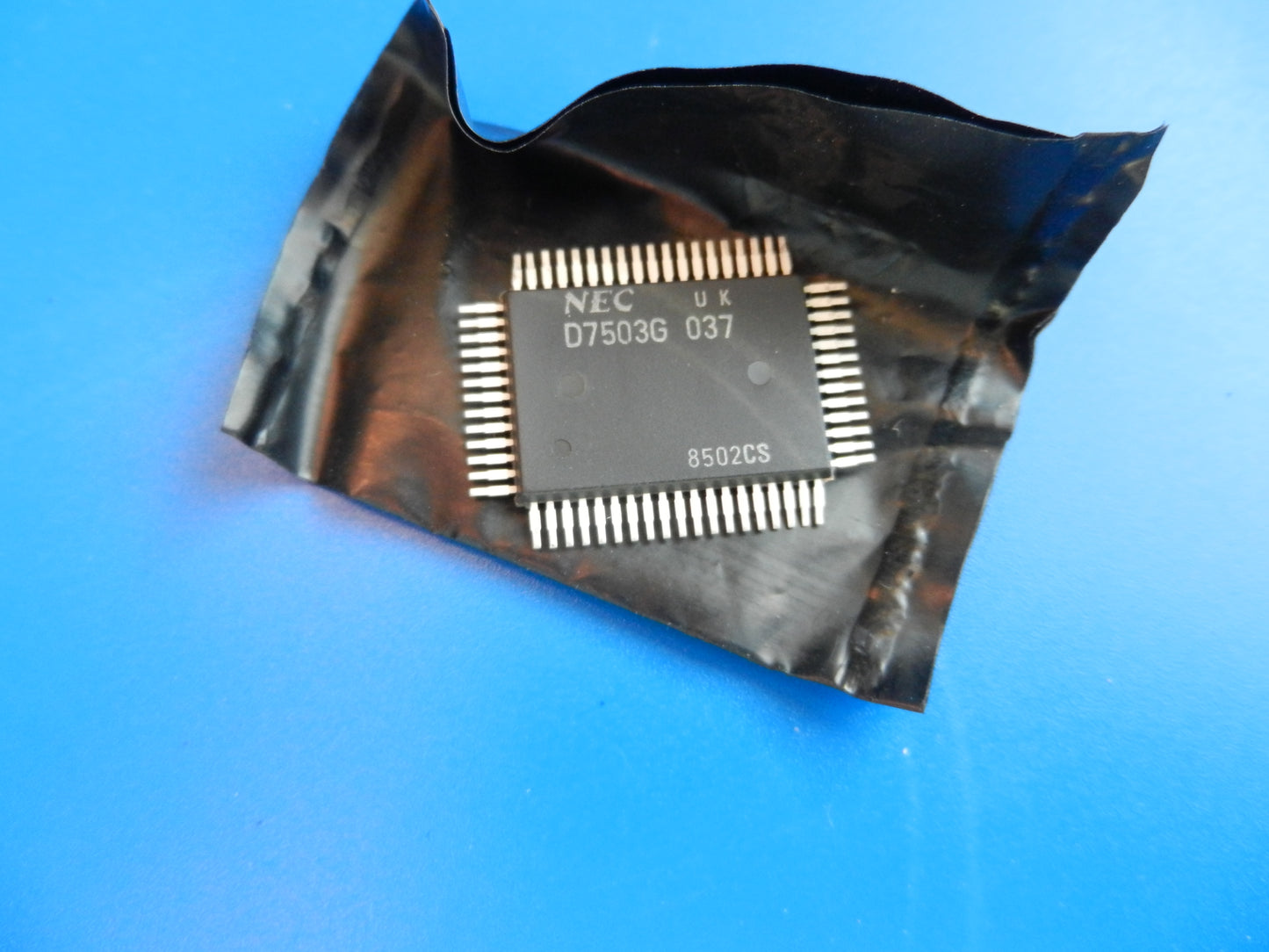 SATELLIT D7503G 037 Display Prozessor für GRUNDIG Weltempfänger