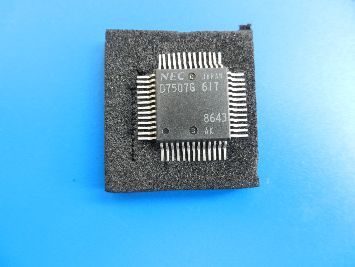 SATELLIT D7507G 617 Display Prozessor für GRUNDIG Weltempfänger