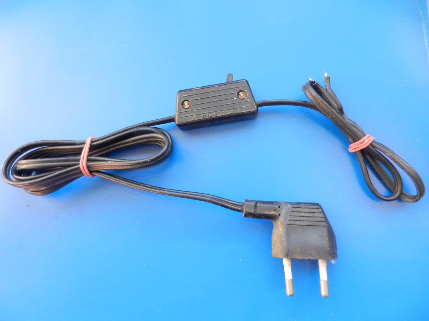 Retro Netzkabel mit Schalter von GRUNDIG für Radios / TK