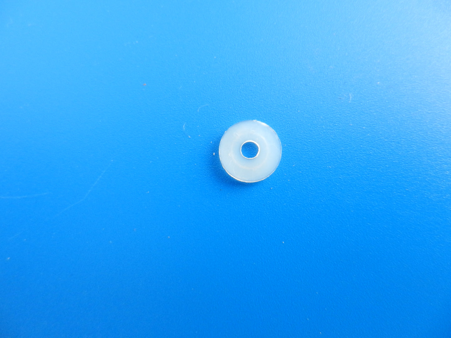 PA Scheibe 9mm D mit 2,7mm Loch für GRUNDIG Hifi, RR und Cass. Laufwerke