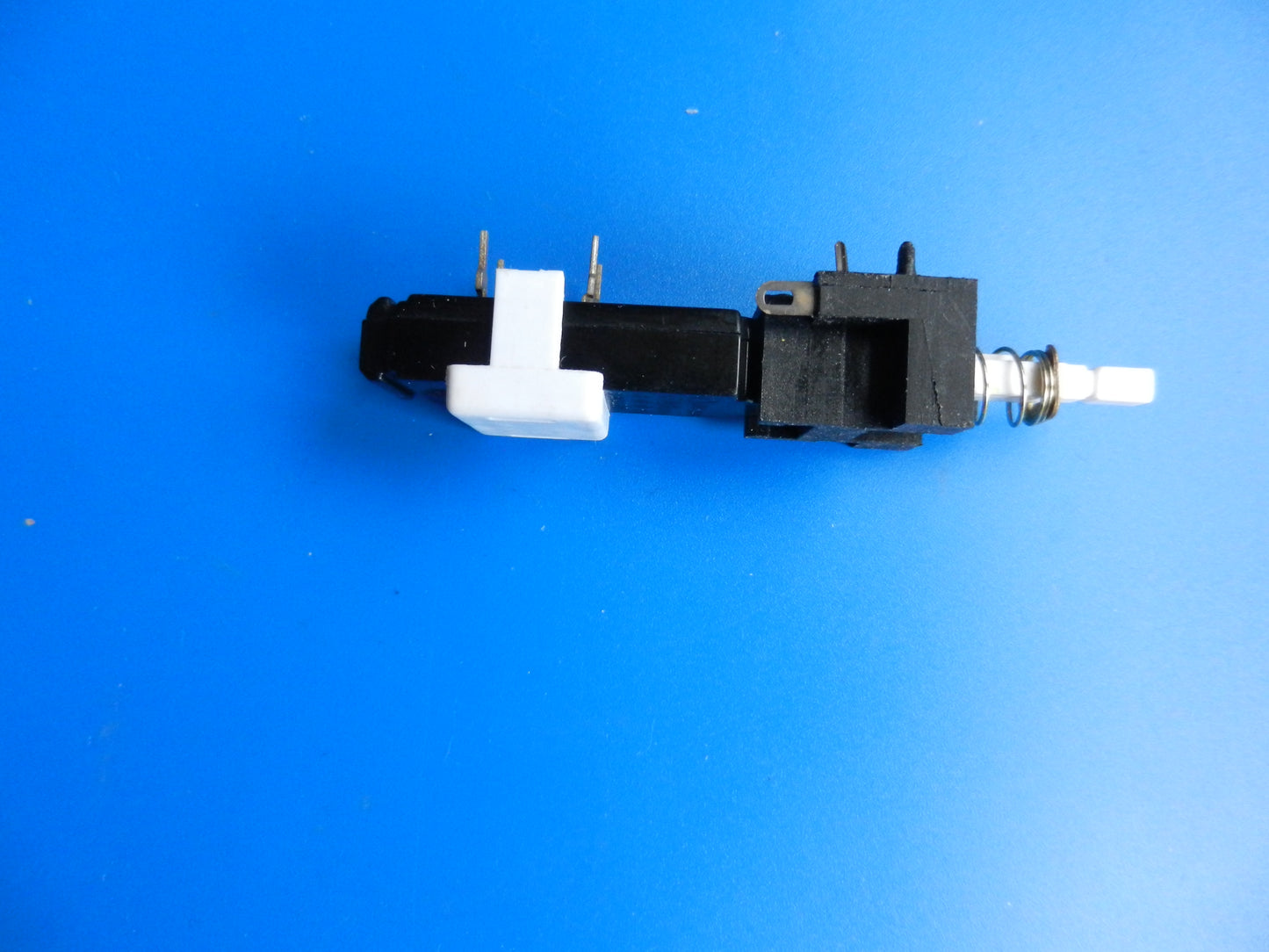A09 m.S. Netzschalter KDC 15mm für Philips und SONY Röhren Fernseher NEU mit Wischkontakt