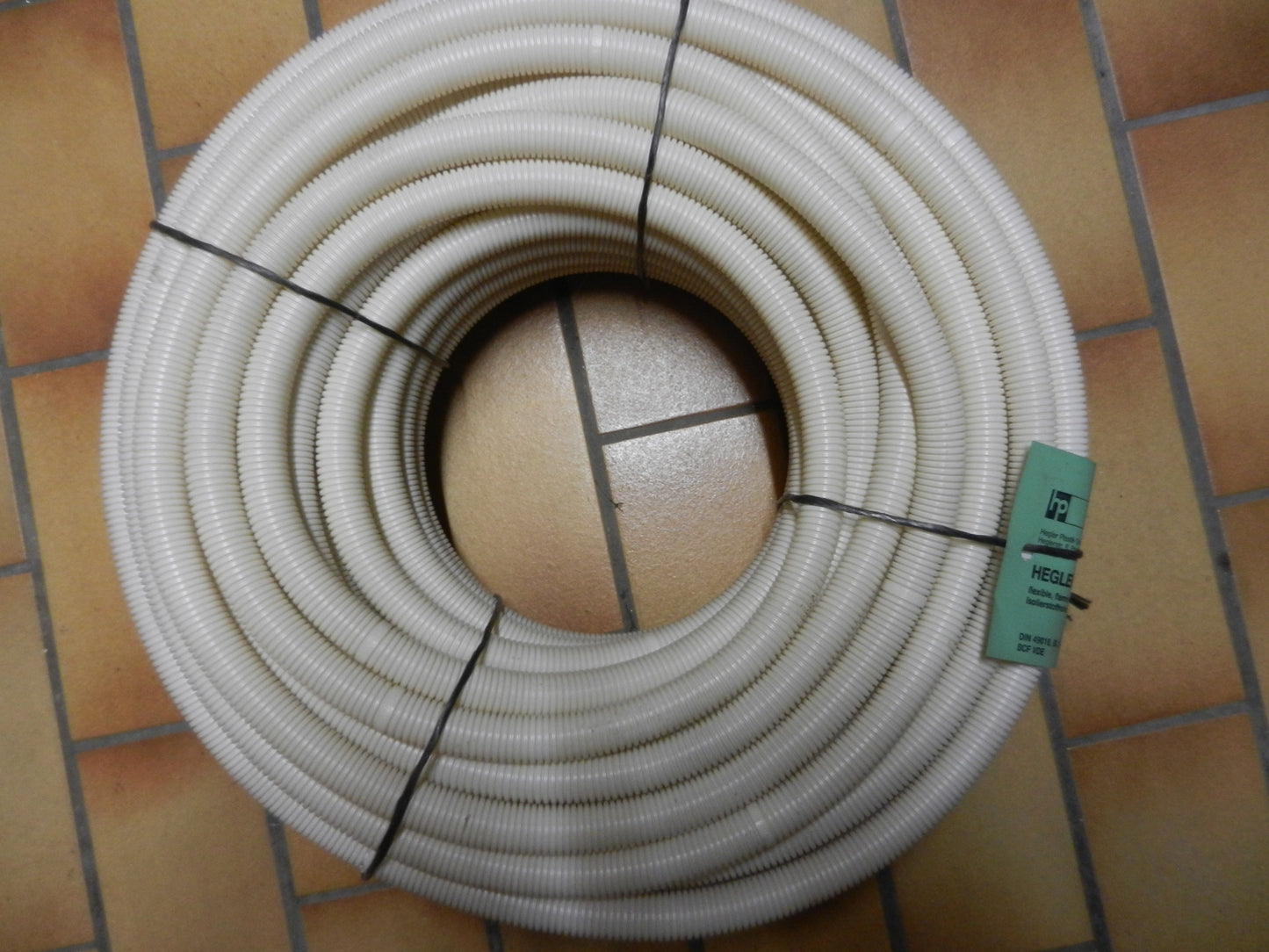 Rohr L16 flexibel 21mm Aussen- und 16mm Innnendurchmesser 50m Ring