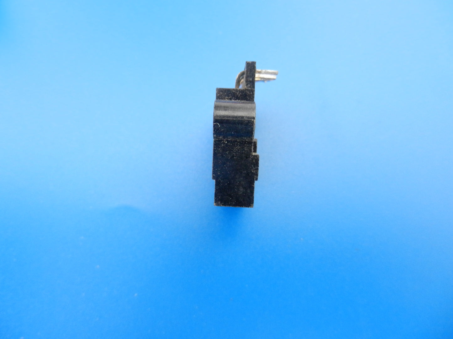 Lautsprecher Löt-Einbaubuchse liegend von GRUNDIG für Retro Radios und Cassettengeräte