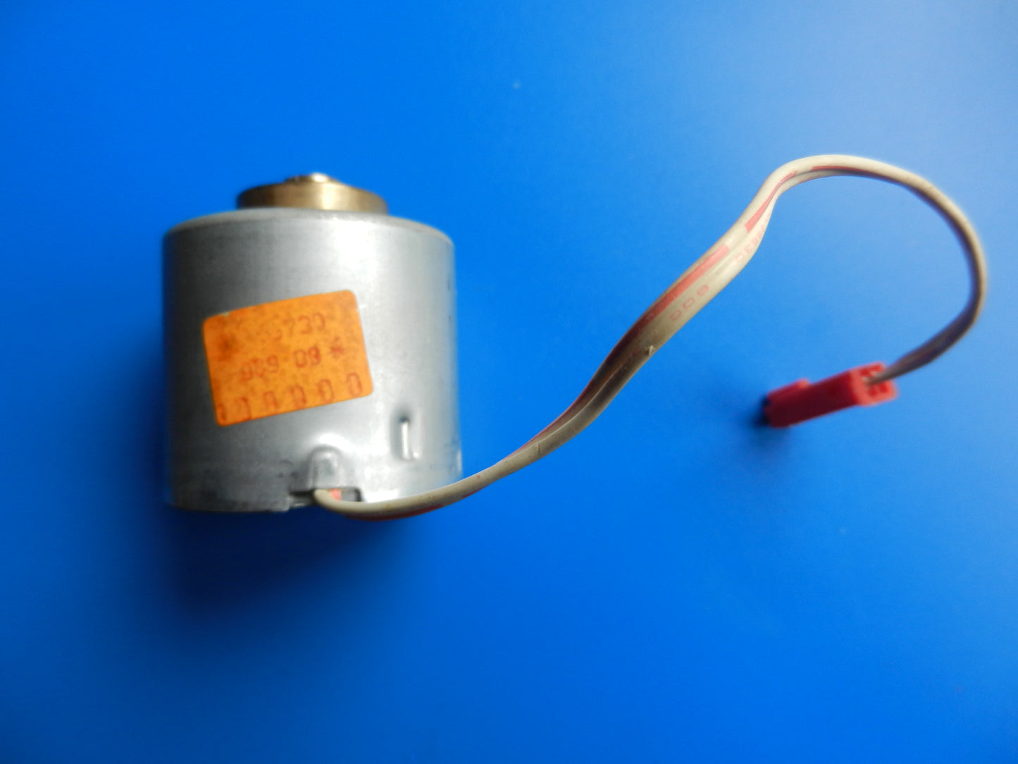 SCF6200 Schubladen Motor mit Riemenscheibe aus Messing für Hifi Cassettenrecorder von GRUNDIG