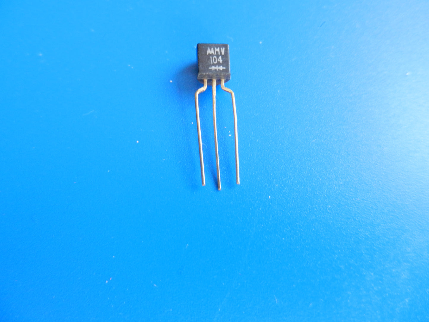 MV104 Kapazitätsdiode Doppeldiode für GRUNDIG Radios und Weltempfänger