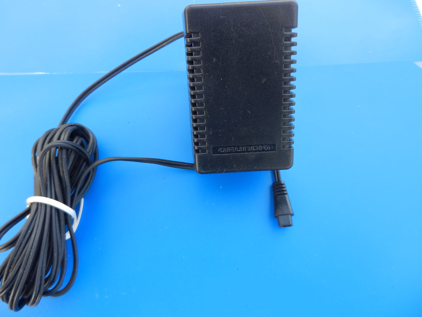 Netzteil 667C 15V 150mA für ältere GRUNDIG Hand und Tisch - Diktiergeräte 2 polig