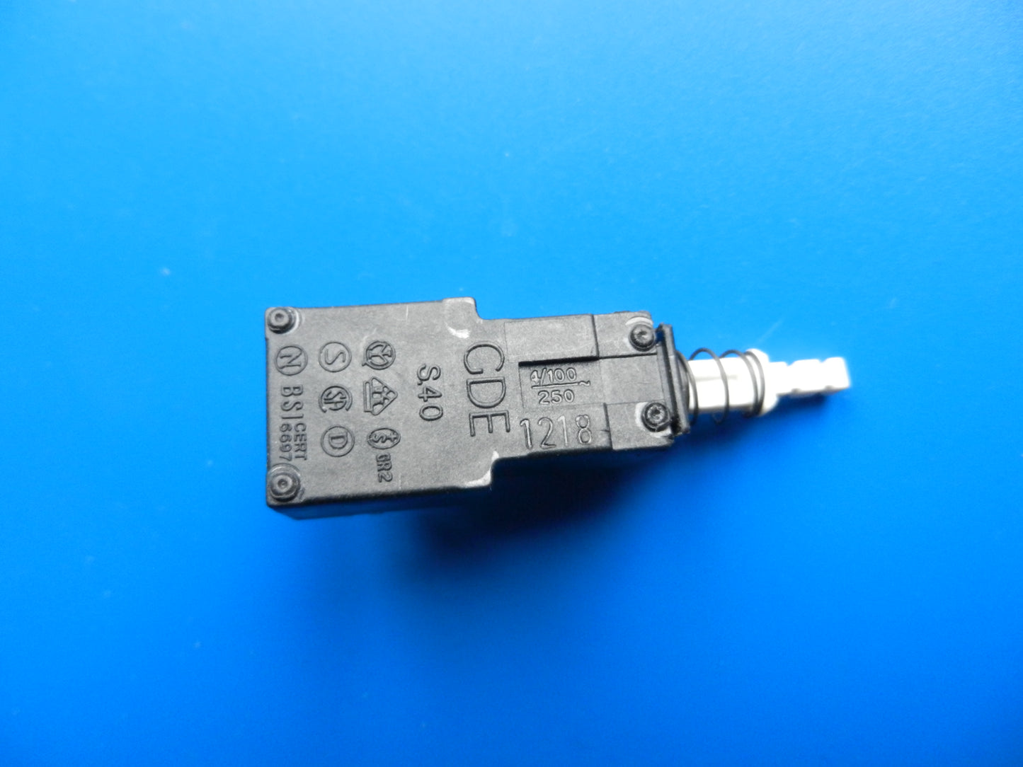Netzschalter ohne Wischkontakt für Grundig Farbfernseh Geräte, gebraucht