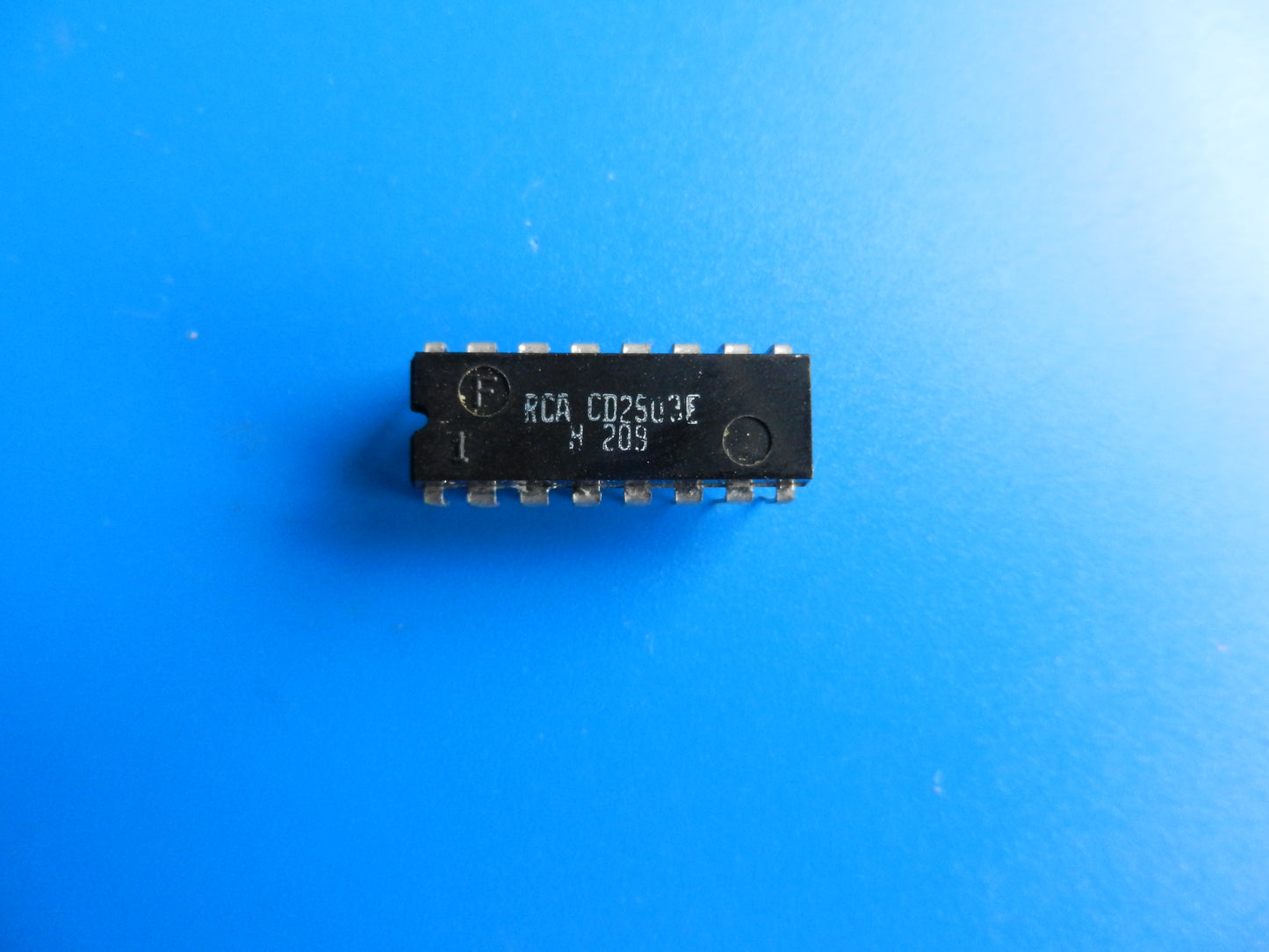 CD2503E IC für 7-Segment Anzeigen
