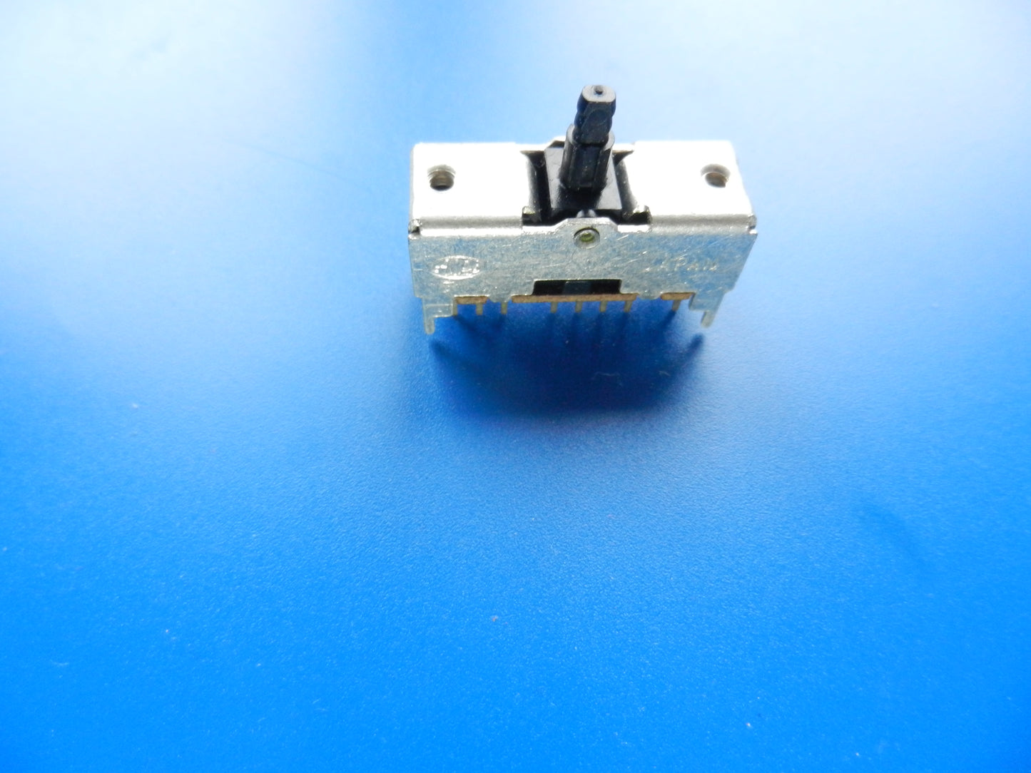 Satellit3400 3fach Schalter für Bandbreite für Weltempfänger von GRUNDIG