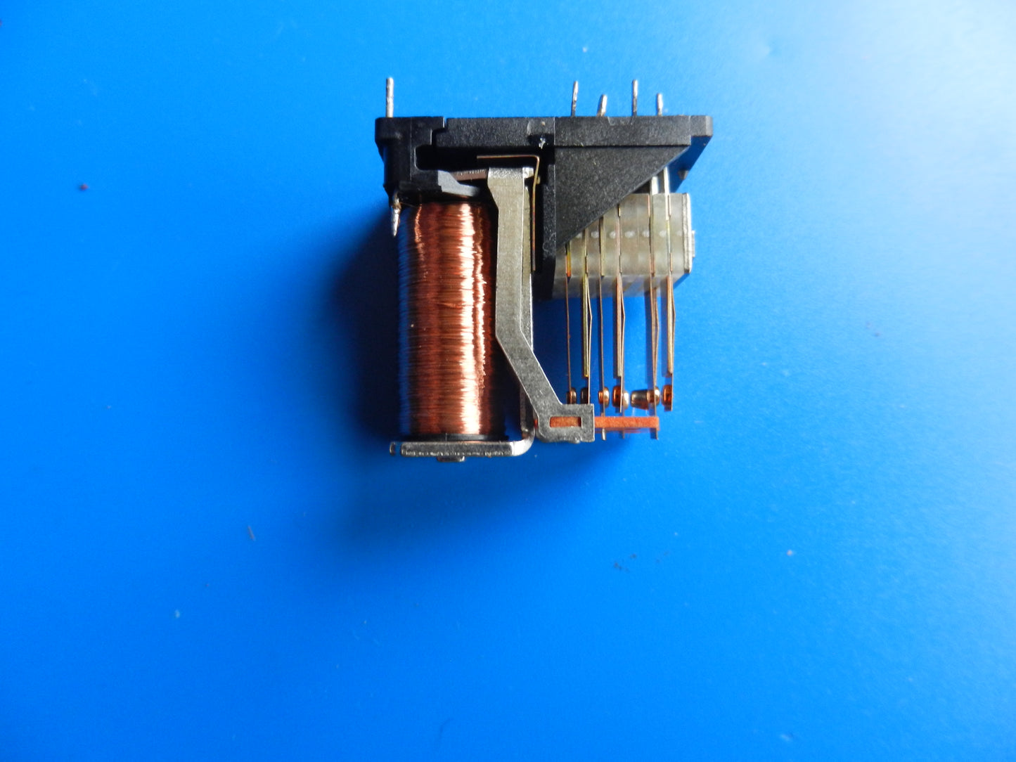 Relais V23154-N4720 - X102 Siemens für GRUNDIG