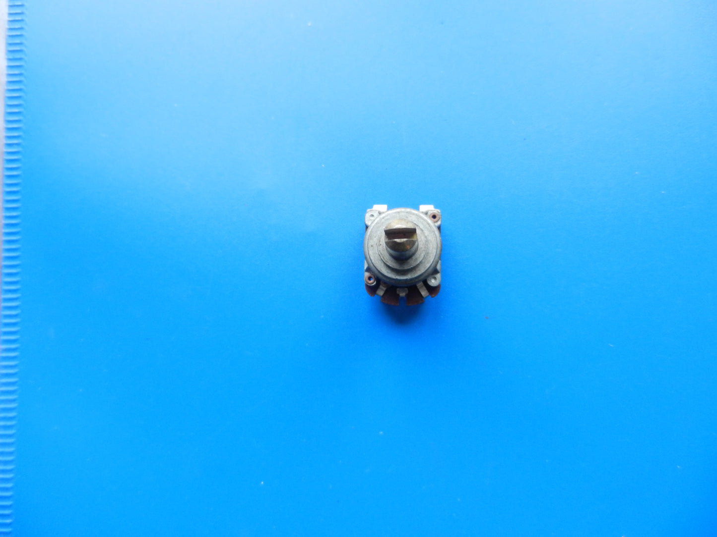 25K Mono Lautstärke Potentiometer , stehend, für Hifi, Audio von GRUNDIG