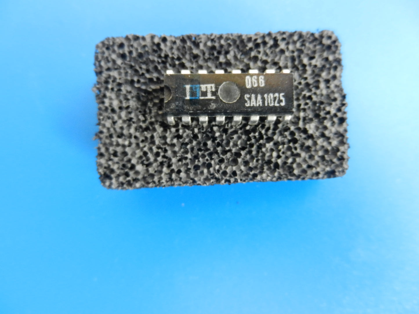 SAA1025 IC IR Sender für GRUNDIG TV / Video /Audio Geräte