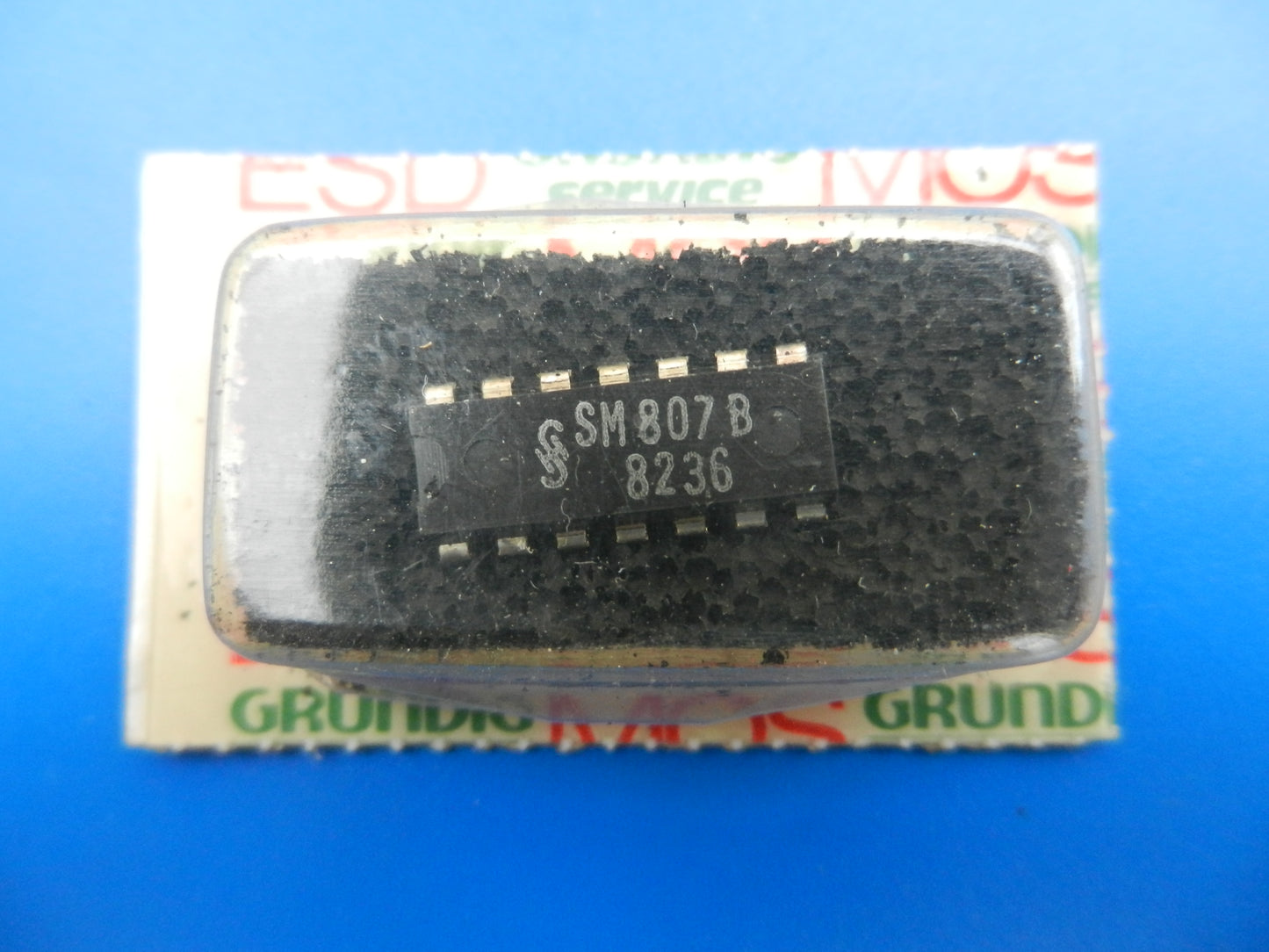 SM 807B 4CHANNEL, SAMPLE AND HOLD AMPLIFIER IC für GRUNDIG TV / Audio Geräte