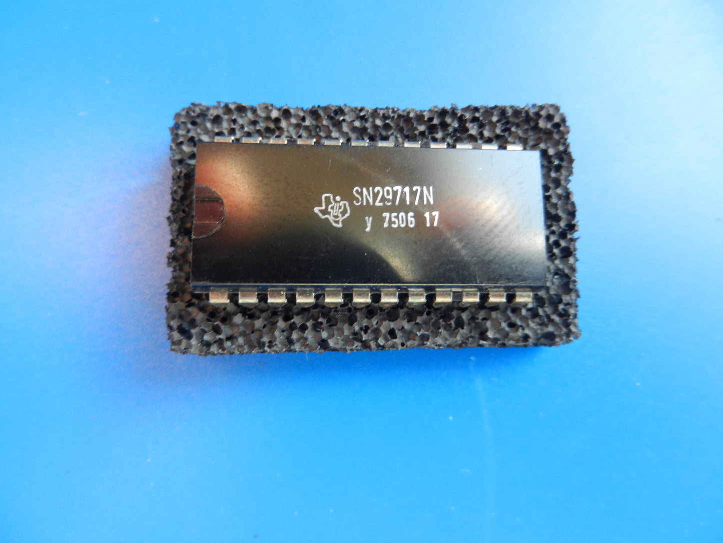SN29717N Sensor IC für GRUNDIG Geräte