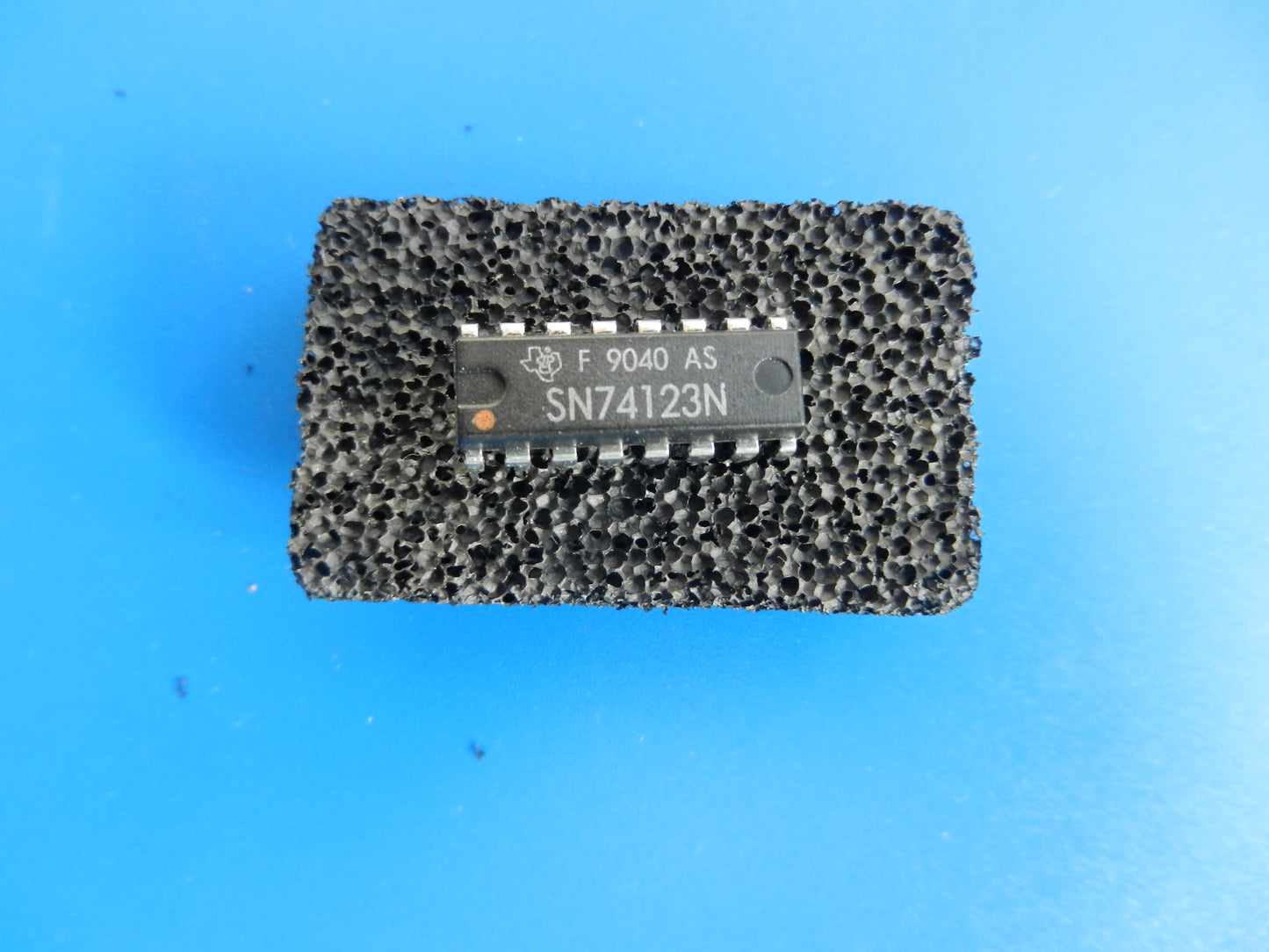SN74123N IC, Monostabiler Multivibrator für GRUNDIG Geräte