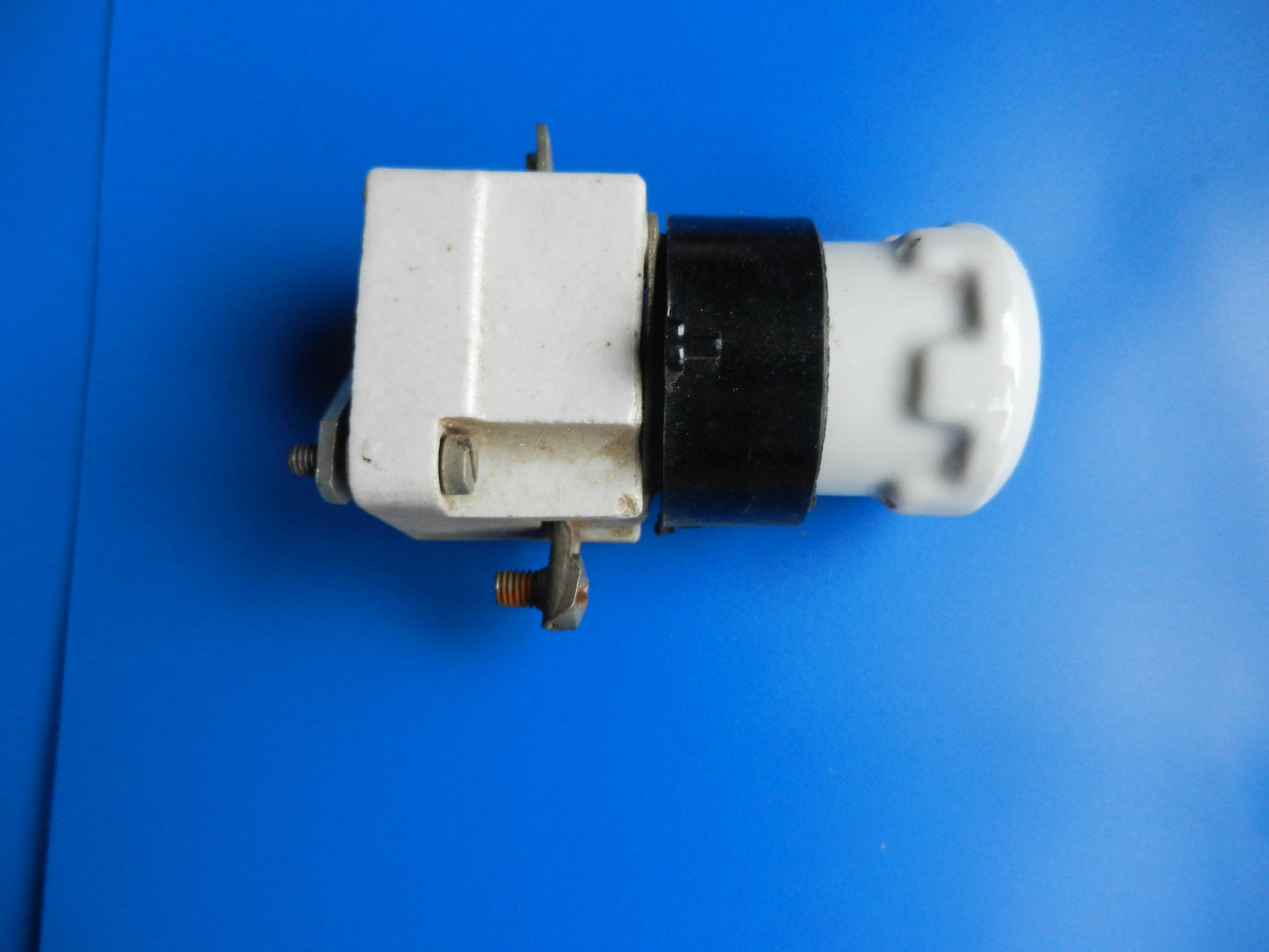 Sicherungseinsatz für Zementsicherungen, schwarz Retro