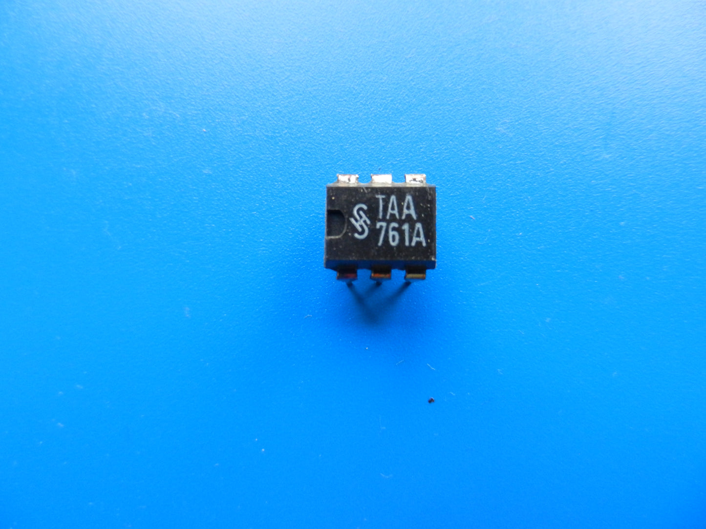 TAA761A IC für GRUNDIG Weltempfänger, Receiver und RPC ... (Kopie)