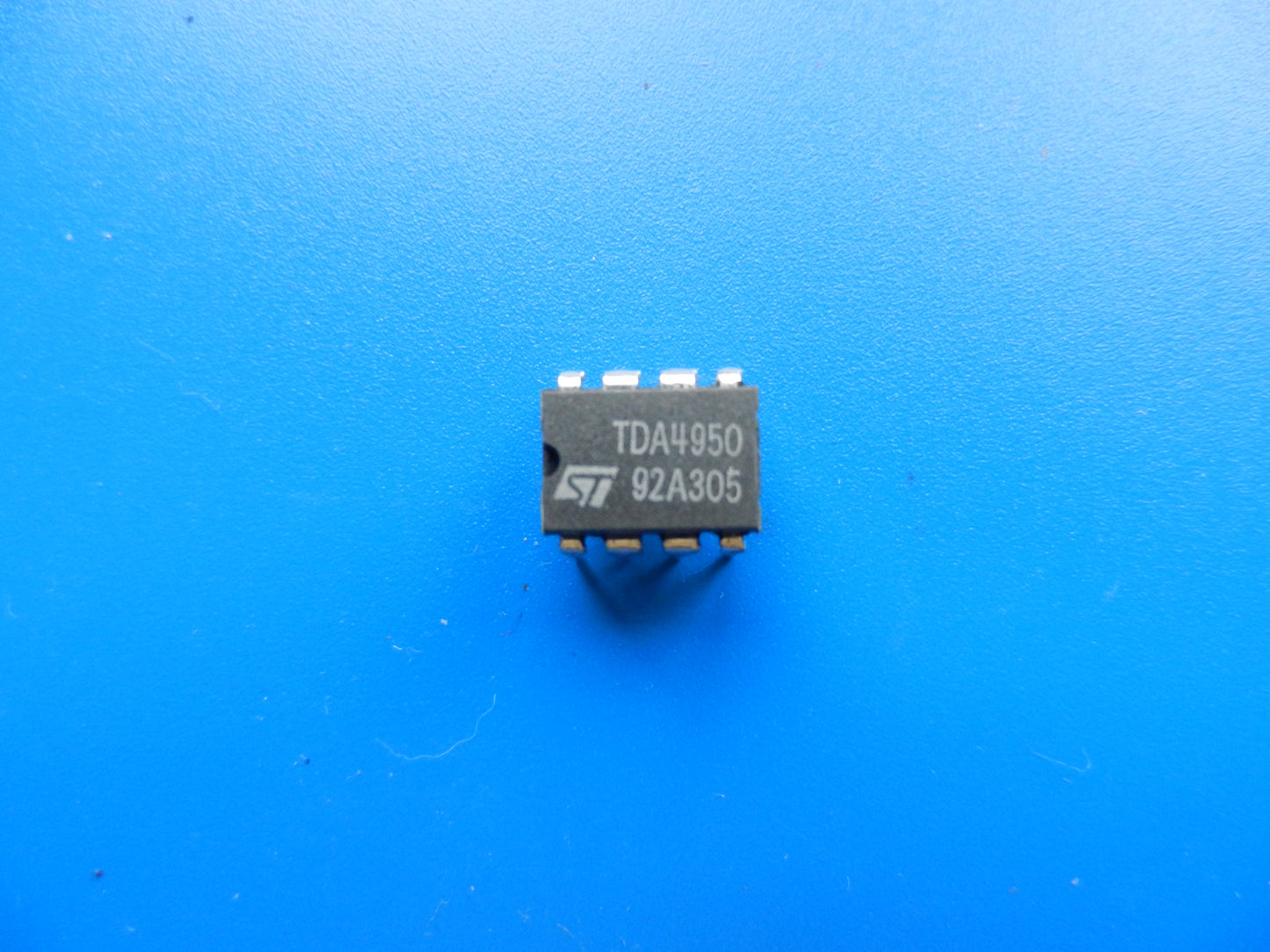 TDA4950 IC für GRUNDIG, METZ und Loewe Fernseher