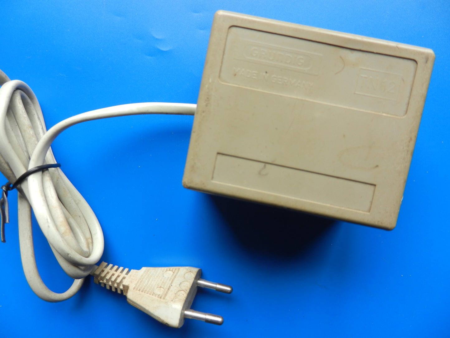 TN12 Netzteil 9Volt für Radios, Musik Boy von GRUNDIG