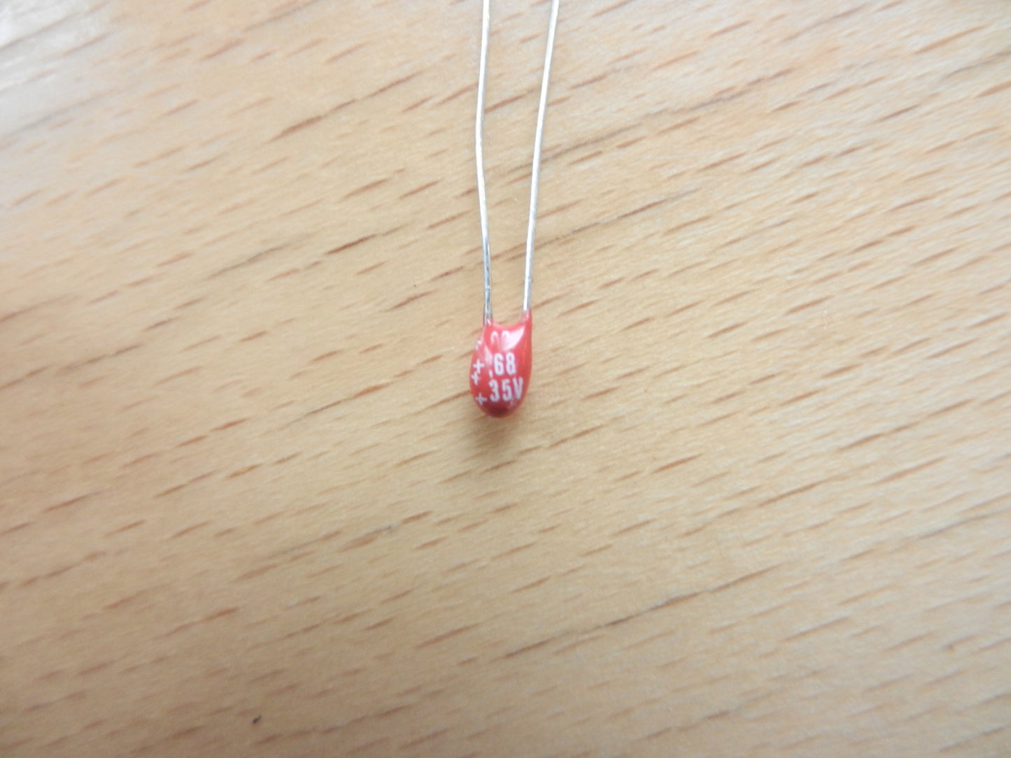 0,68uF 35V Tantal Elko für CF und MCF Frontlader von GRUNDIG