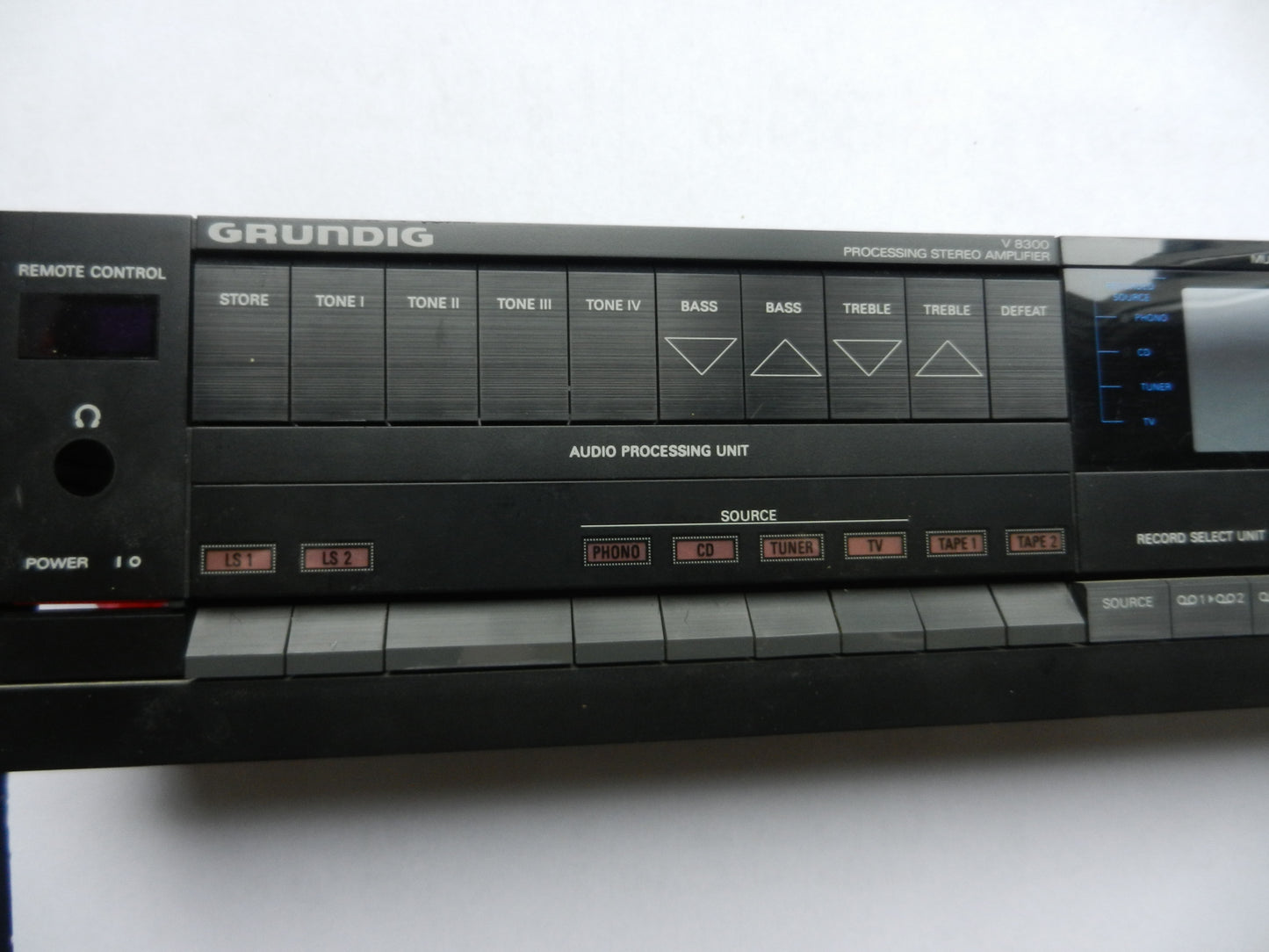 V8300 Frontplatte kpl. für GRUNDIG Verstärker guter Zustand