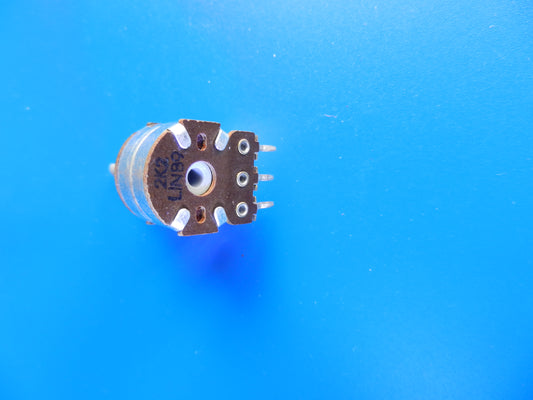 2x2,2K Potentiometer für GRUNDIG Hifi Cassettendecks