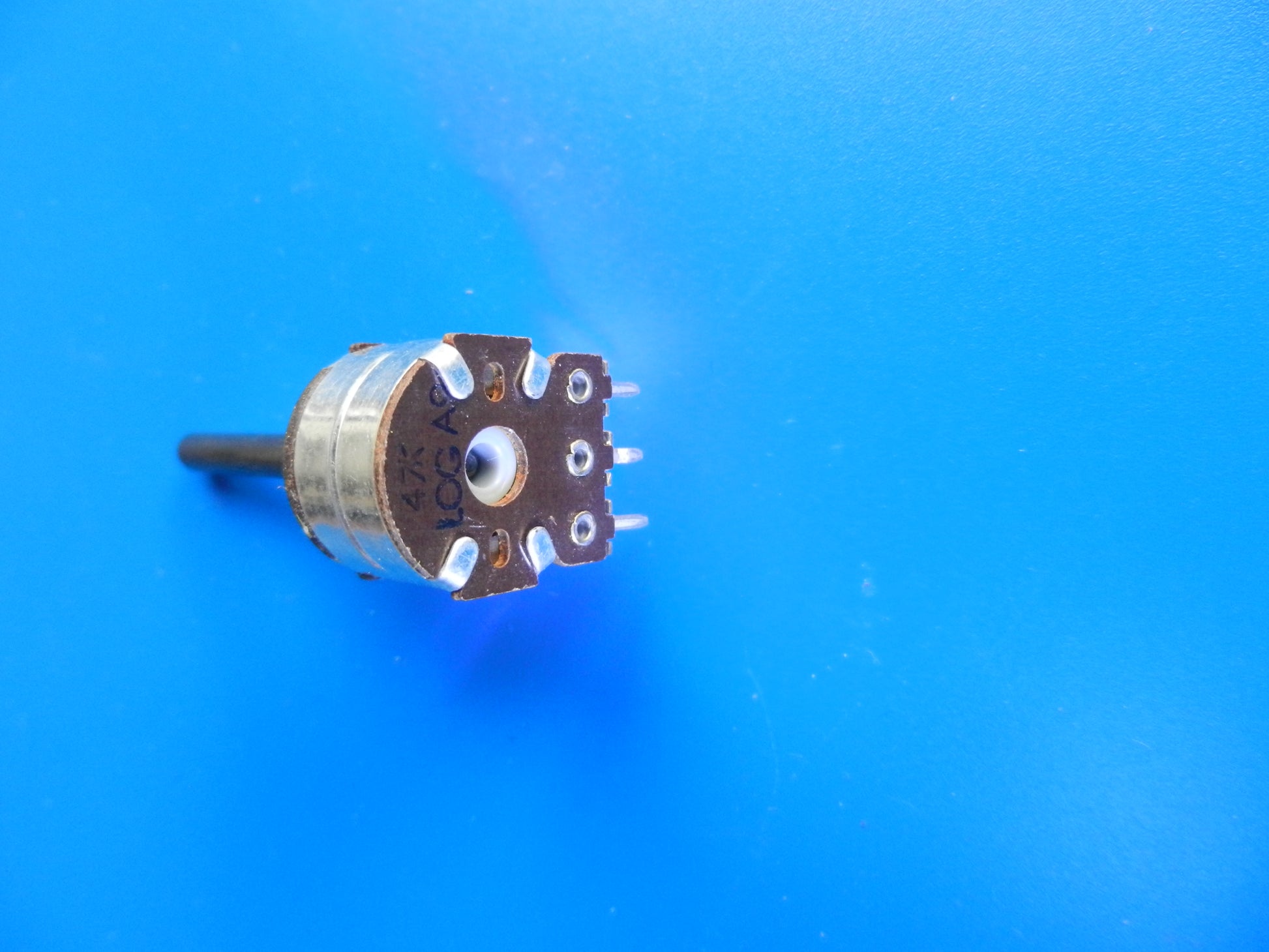 2x47K log Potentiometer lange schräge Achse für GRUNDIG Hifi Cassettendecks