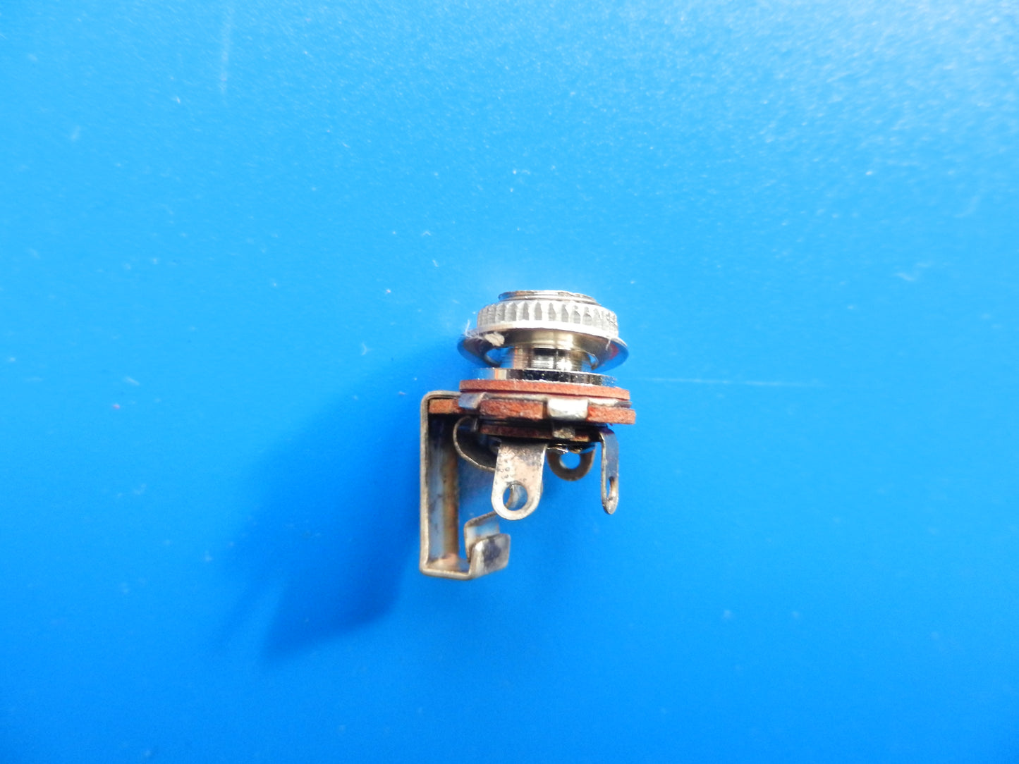 3,5mm Mono schraubbare Einbaubuchse von GRUNDIG für Retro Radios und Cassettengeräte