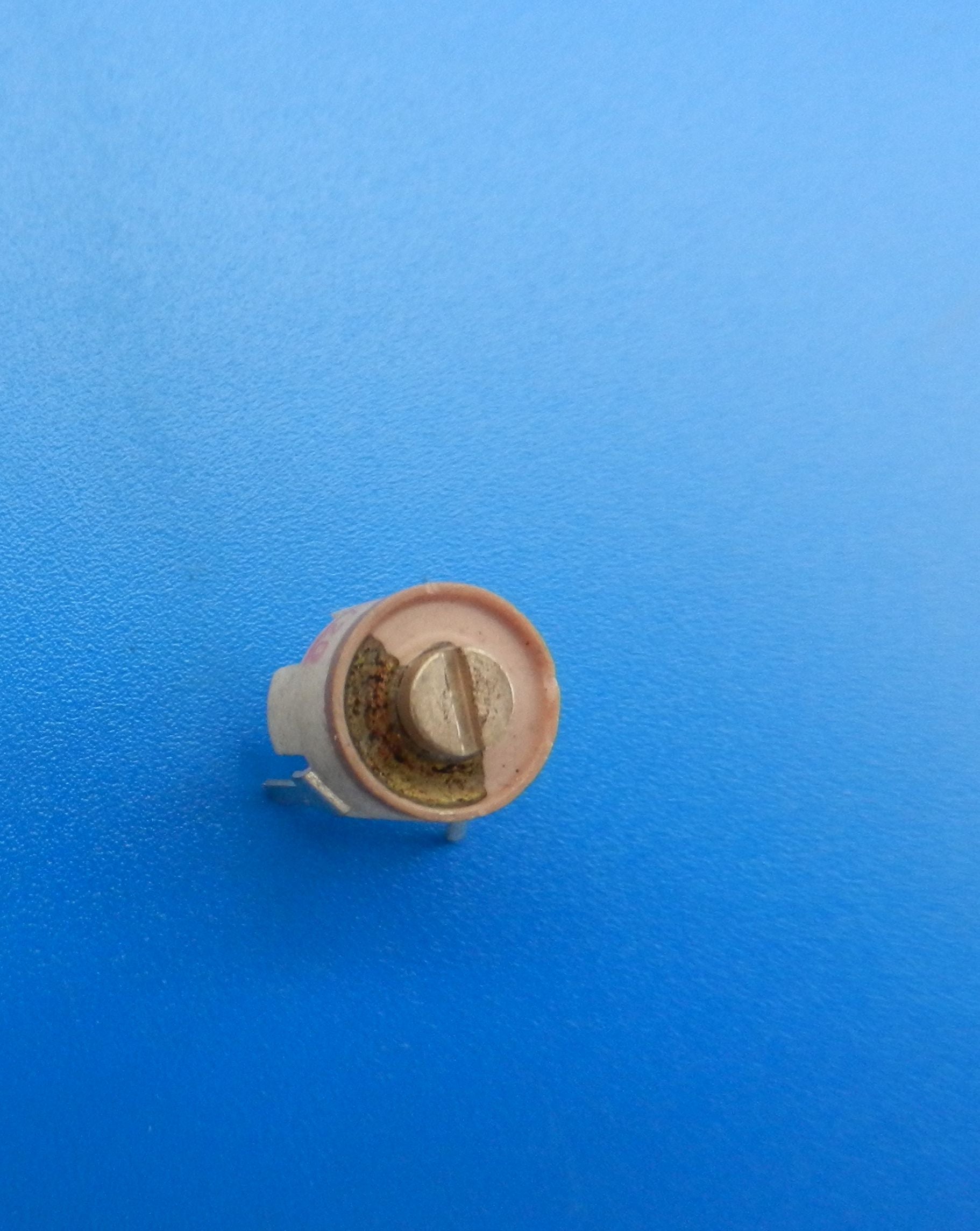 Kondensator Trimmer 4,5 - 20pF liegend für GRUNDIG
