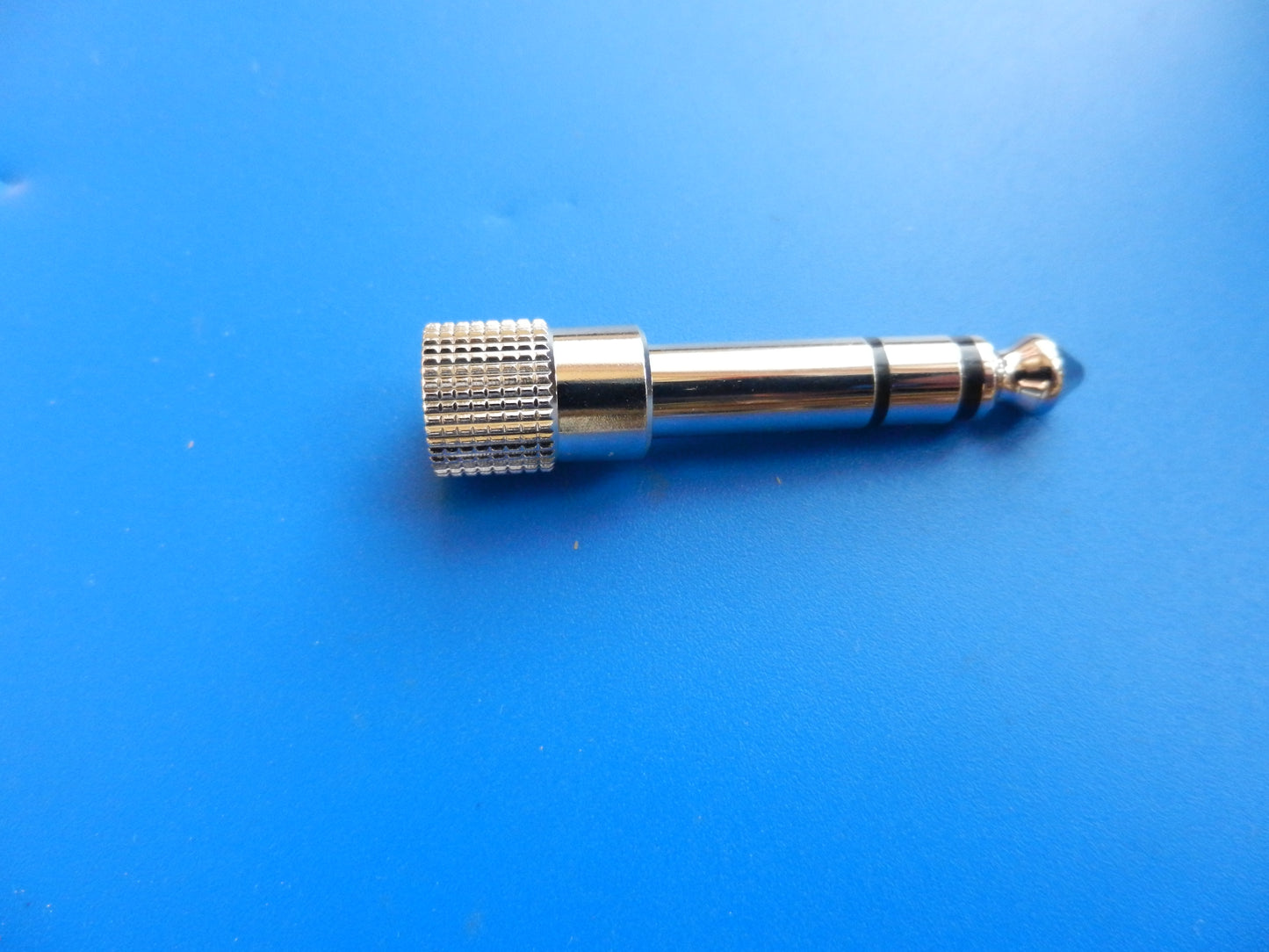 Sennheiser 549346 Adapter 6,3mm Stecker - 3,5mm Kupplung 3 polig Metallausführung
