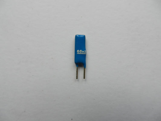 0,68 nF Keramik Kondensator stehend 2,5mm Raster