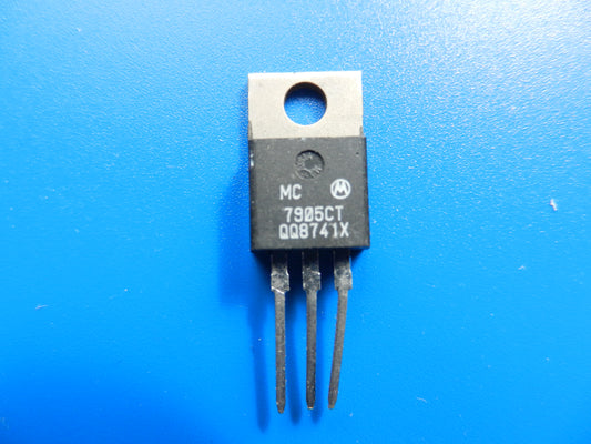 7905  -5V Stabi IC für GRUNDIG z.B. MCF, CF , SCF...