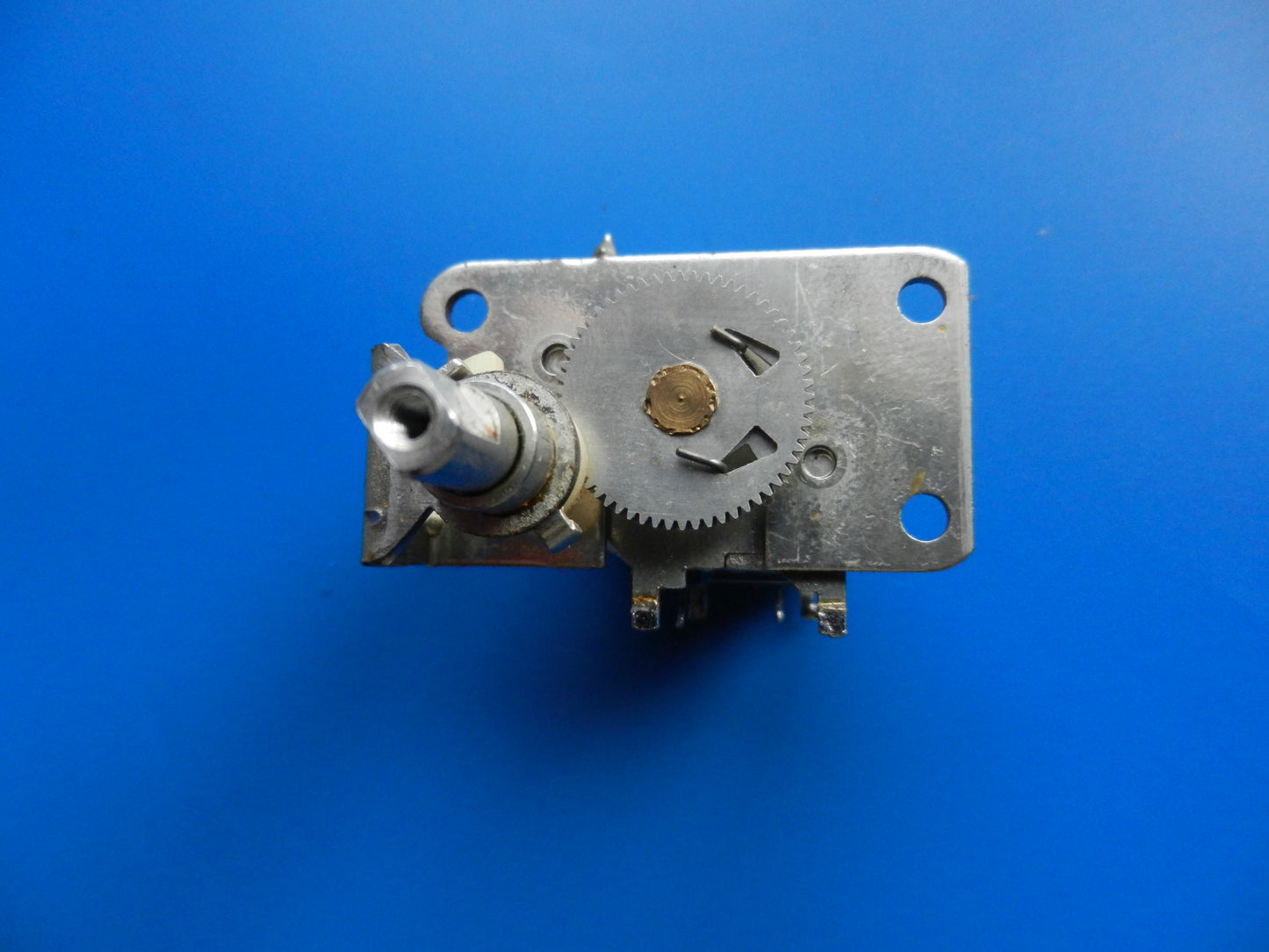 C8000 Drehkondensator mit Zahnrad für Cassetten Radiorecorder von GRUNDIG