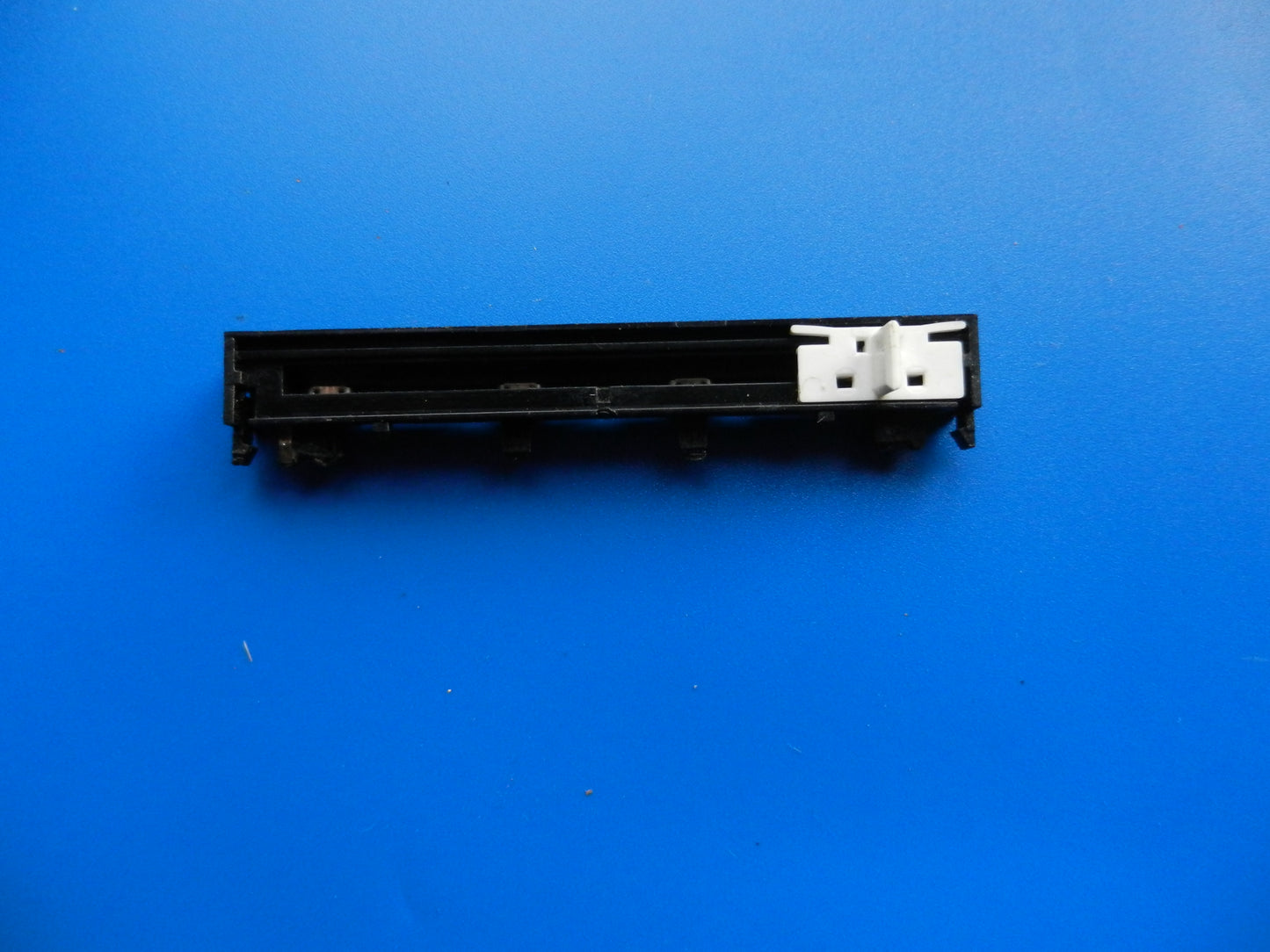 C6500 Schiebepotentiometer 200k für die "Lautstärke" für Radiorecorder von GRUNDIG