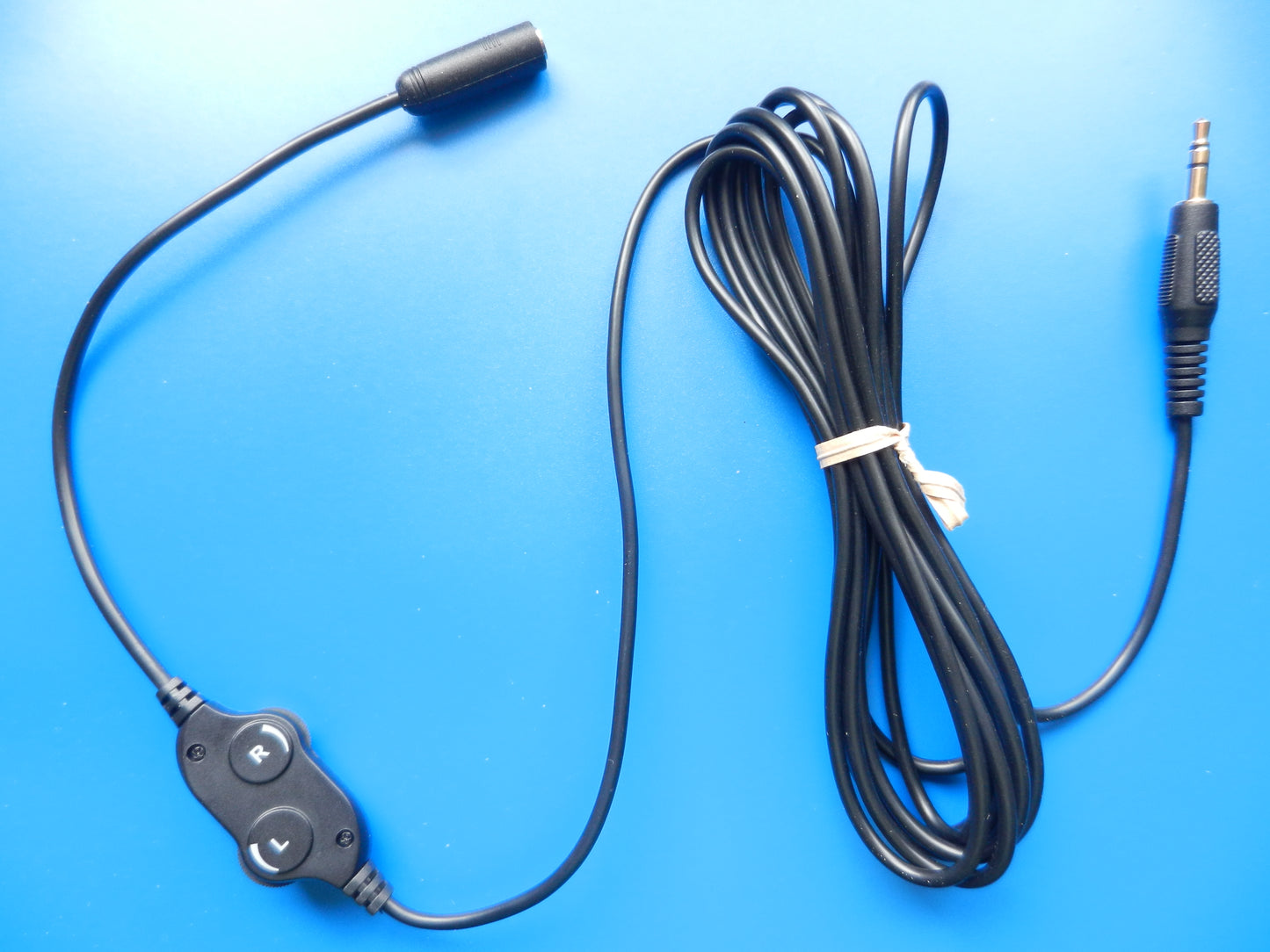 Lautstärkeregler für Kopfhörer mit getrennter Lautstärkeregelung mit 3m Kabel NEU