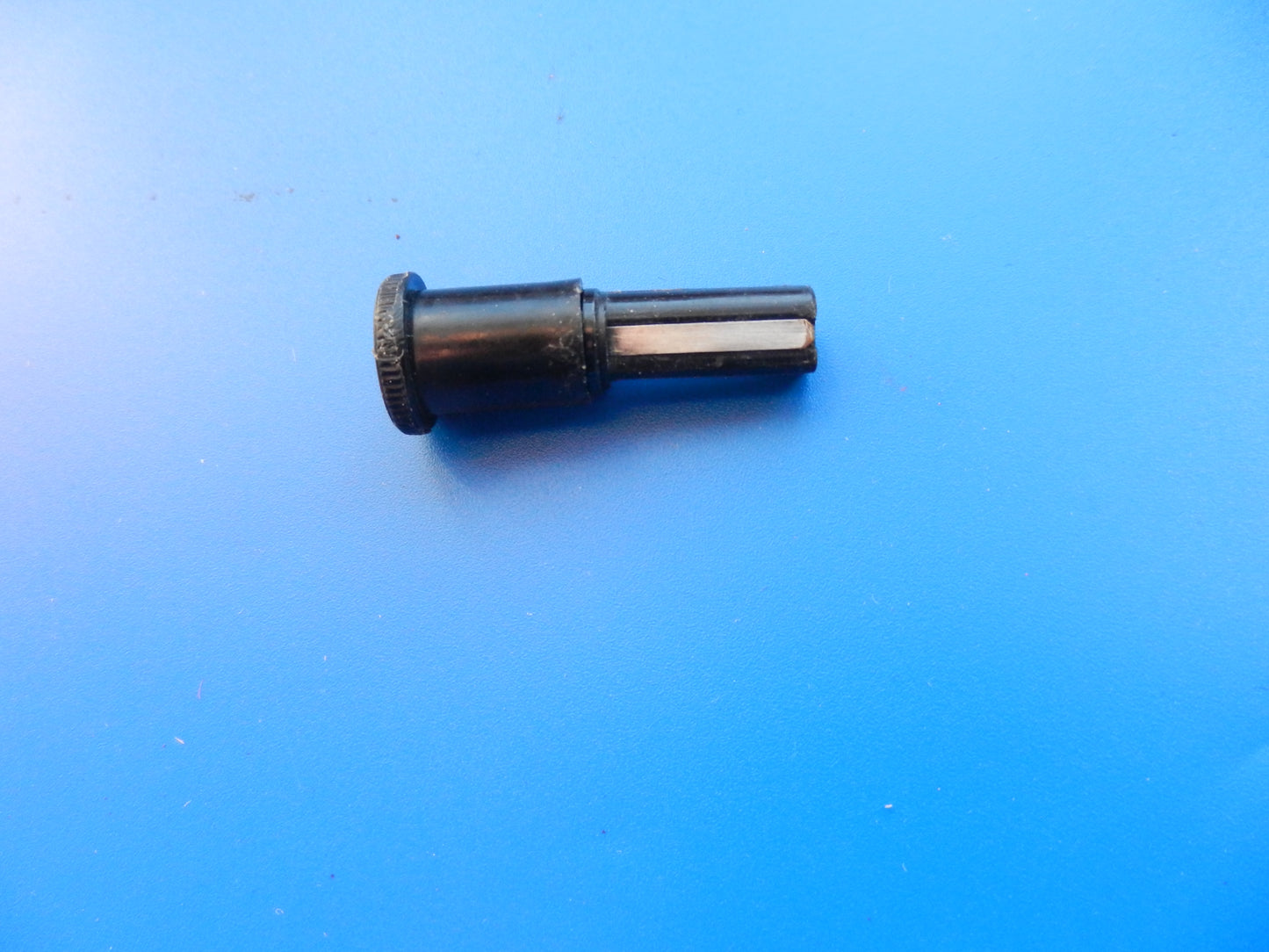 2 pol. Retro Schwachstrom Stecker gebraucht von GRUNDIG für Retro Radios und Cassettengeräte
