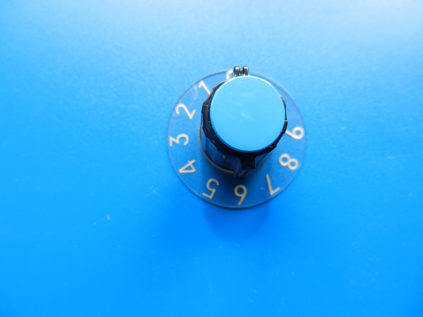 Drehknopf / Spannzangendrehknopf mit blauer Kappe für 6mm Achse und 0-9 Anzeige