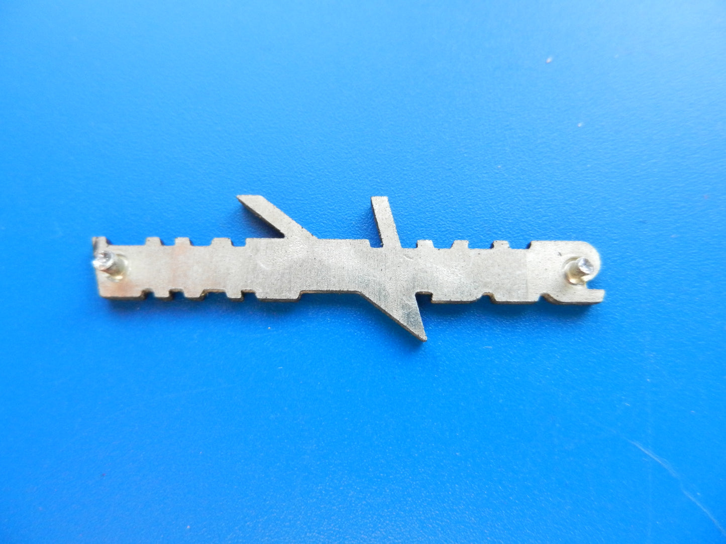 Fine Arts Alu Emblem 37mm breit in silber für Radiorecorder von GRUNDIG