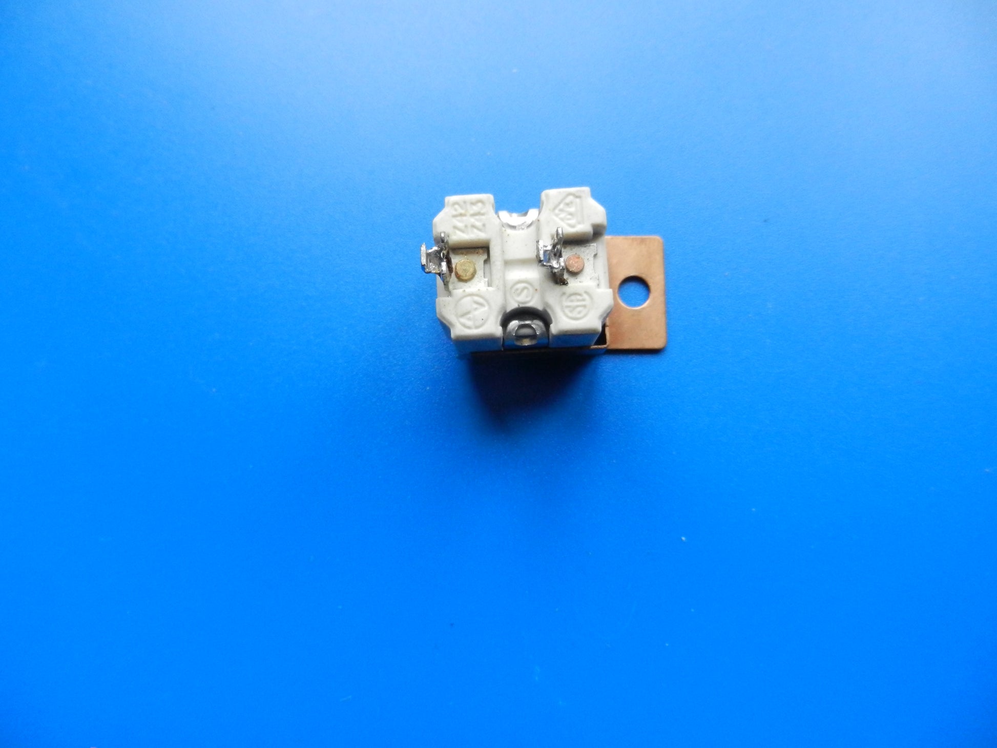 V8400 V8300 Endstufen Thermoschalter Ersatzteil für GRUNDIG Verstärker gebraucht und funktionsfähig