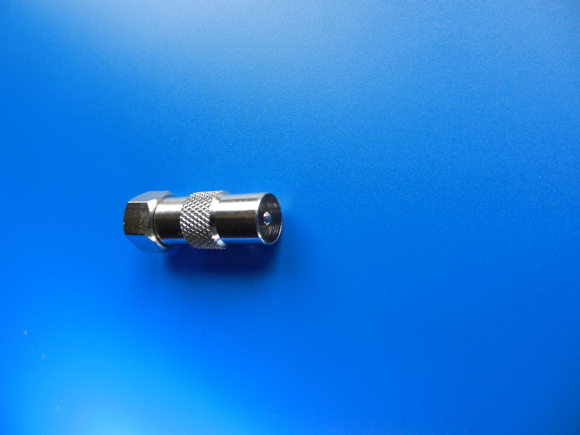 F- Adapter aus Metall  F-Stecker - Koax-Stecker
