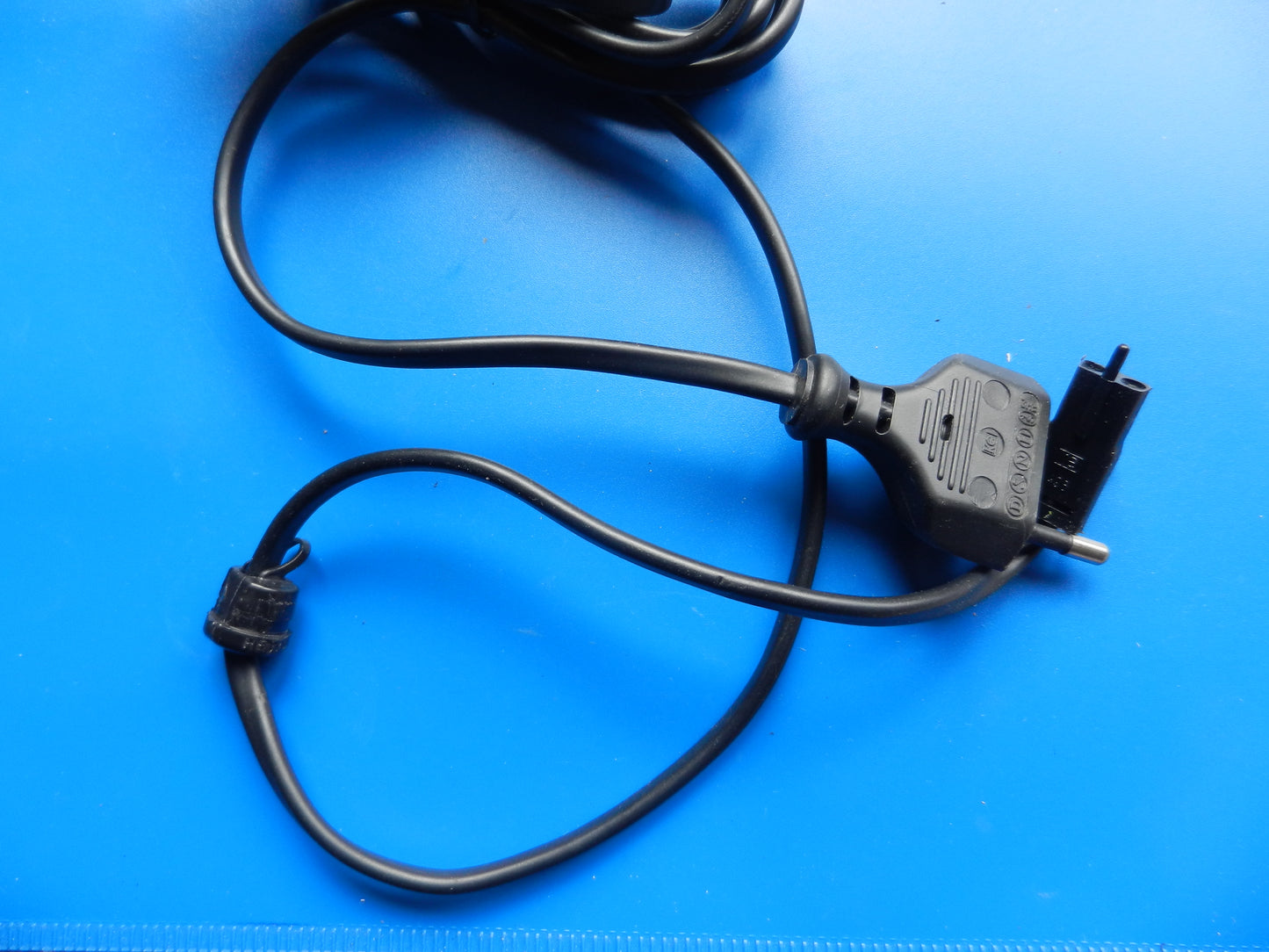 Fine Arts Netzkabel mit Zugentlastung für GRUNDIG Verstärker und Receiver, Tuner