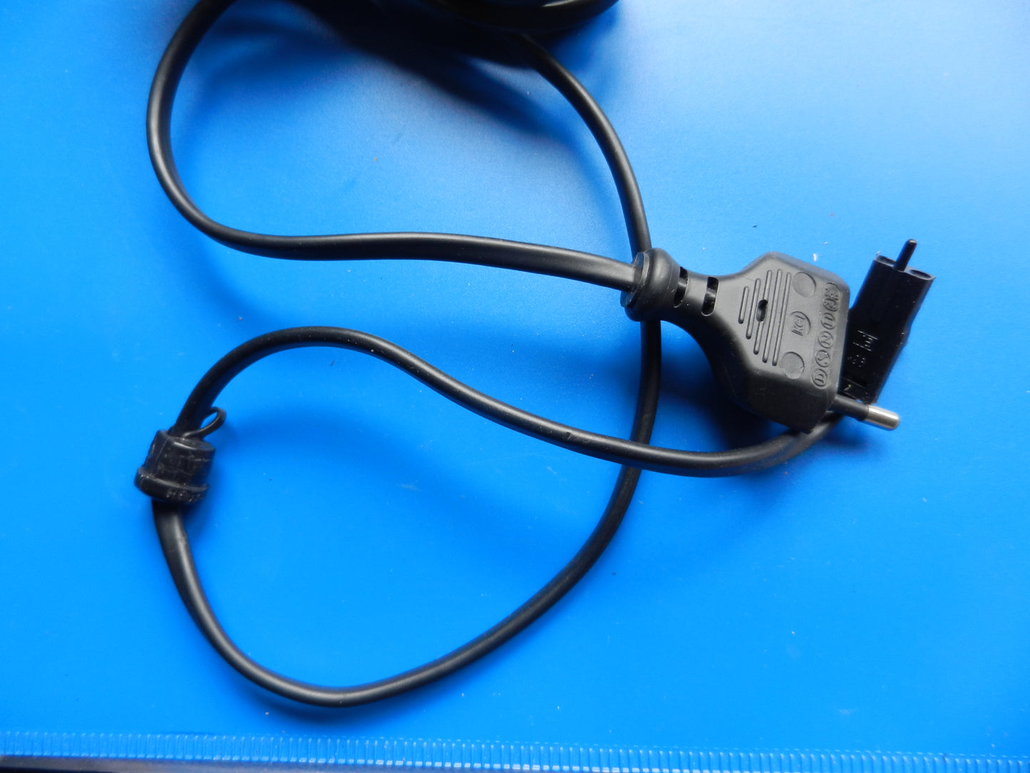 Fine Arts Netzkabel mit Zugentlastung für GRUNDIG Verstärker und Receiver, Tuner