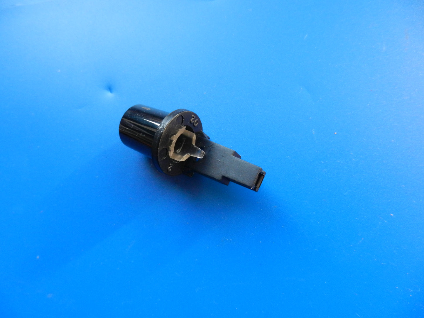 Fine Arts Netzschalterknopf für flache GRUNDIG Verstärker und Receiver, Tuner in schwarz