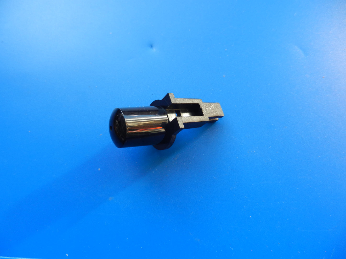 Fine Arts Netzschalterknopf für flache GRUNDIG Verstärker und Receiver, Tuner in schwarz